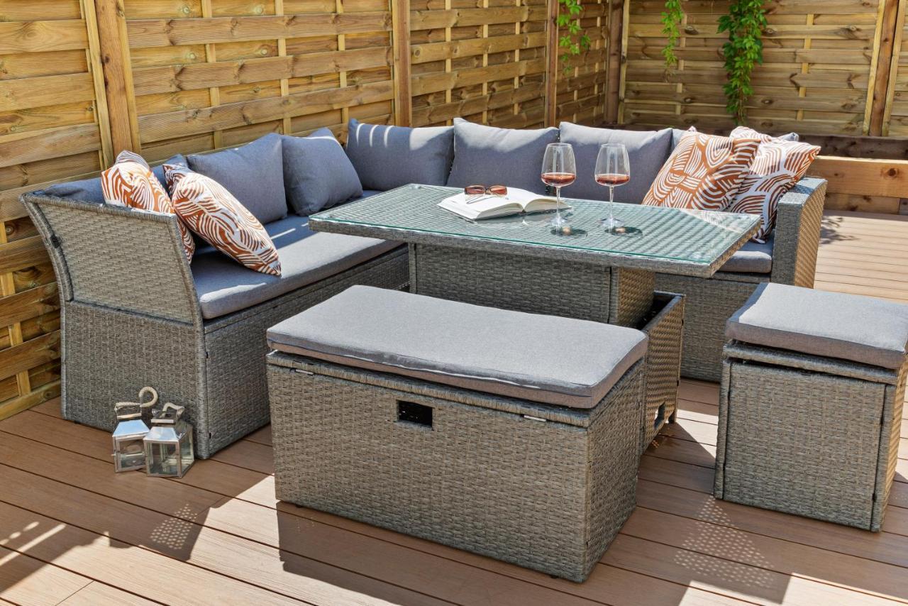 Cosy & Bright With Backyard In Southsea *