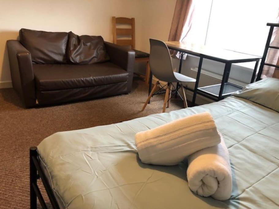 7 Double Bedroom House Apartment *