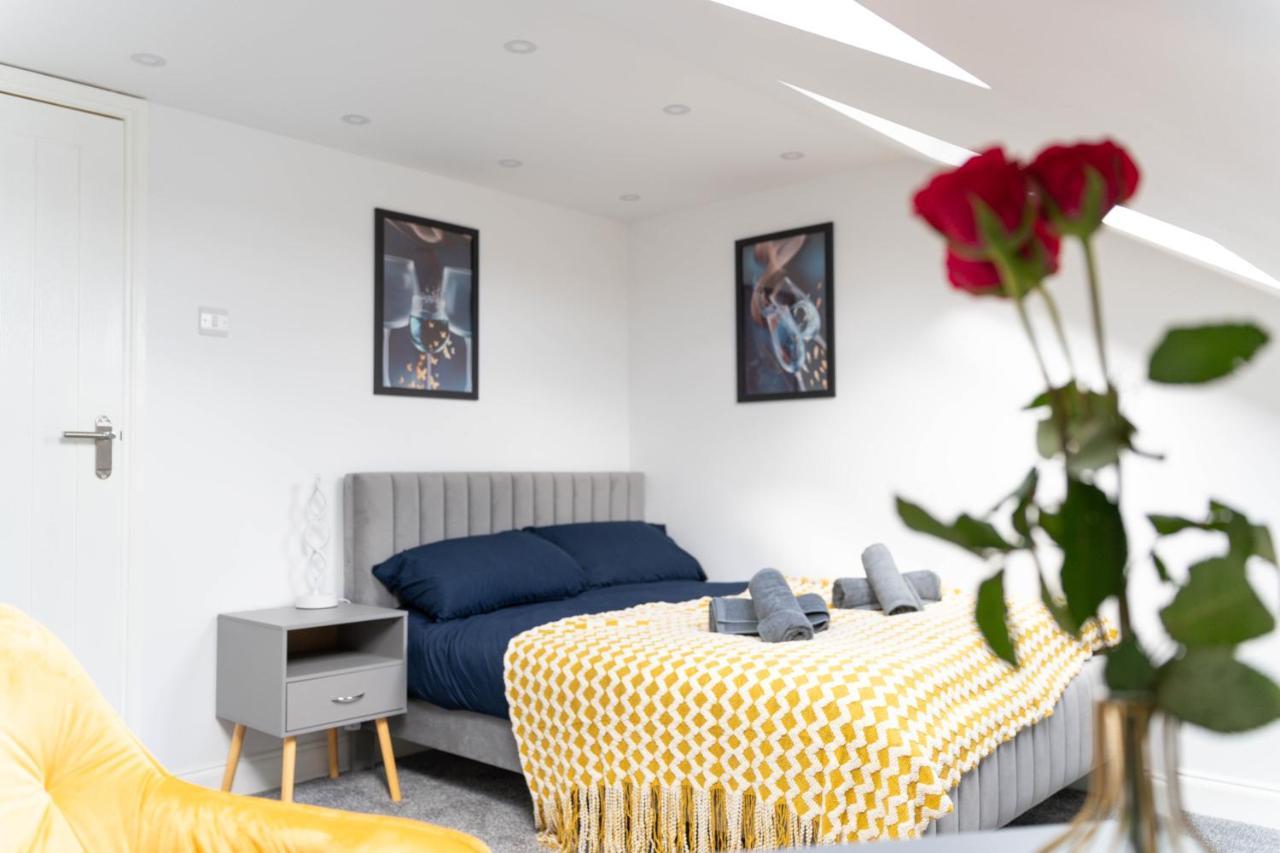 Open Mind - 6 Luxury Bedrooms With Free Parking