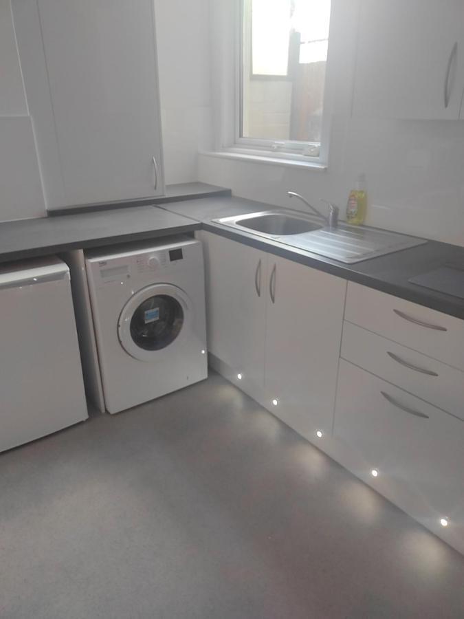 Modern 2 Bed House Sleeps 6 Apartamento Portsmouth