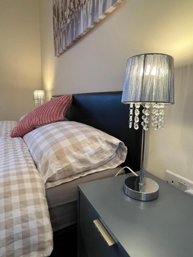 Cosy Two Bedrooms Flat Suitable For A Short Trip Apartment *