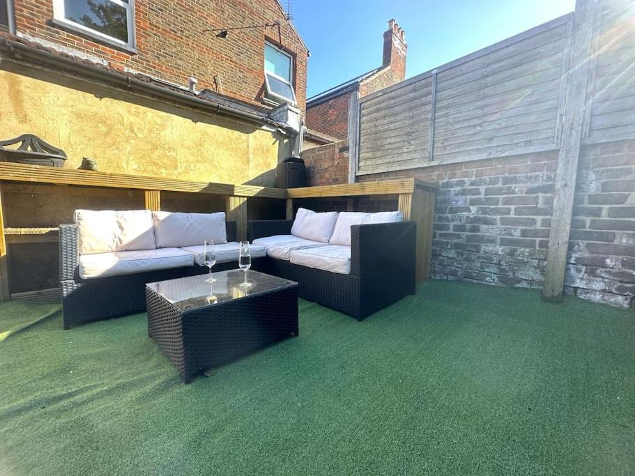 Open Mind - Hot Tub, 5 Bedroom & Free Parking