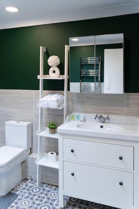 Open Mind - Hot Tub, 5 Bedroom & Free Parking * Portsmouth