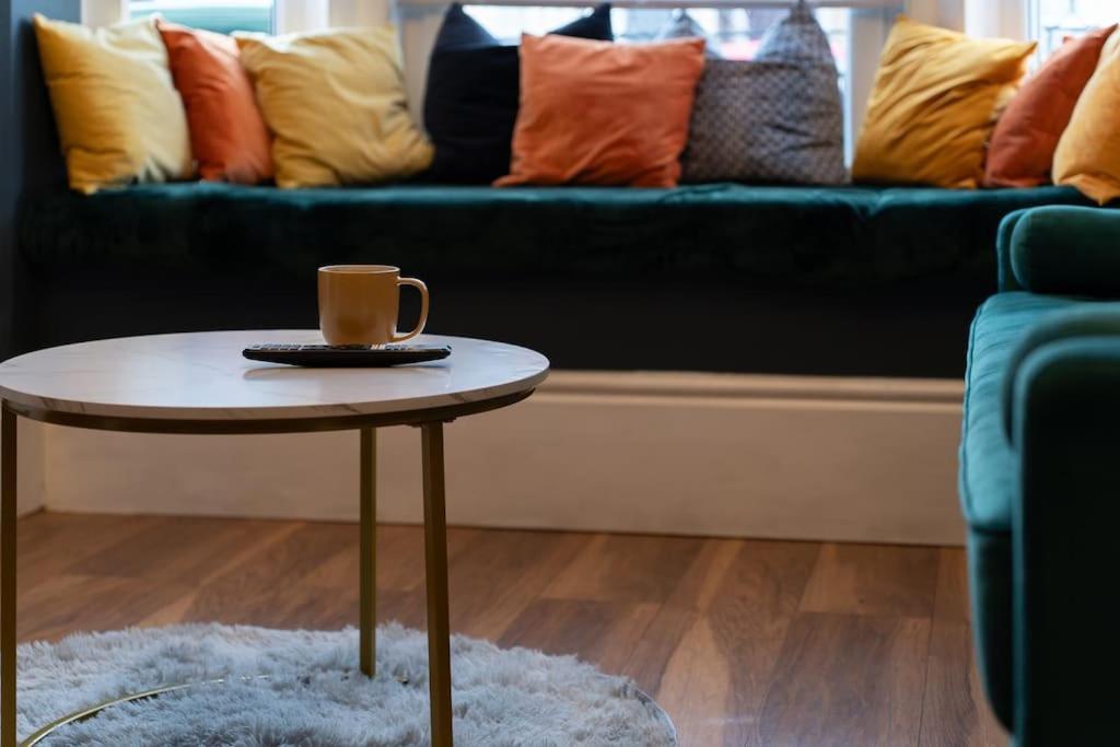 Open Mind - Hot Tub, 5 Bedroom & Free Parking Apartamento Portsmouth