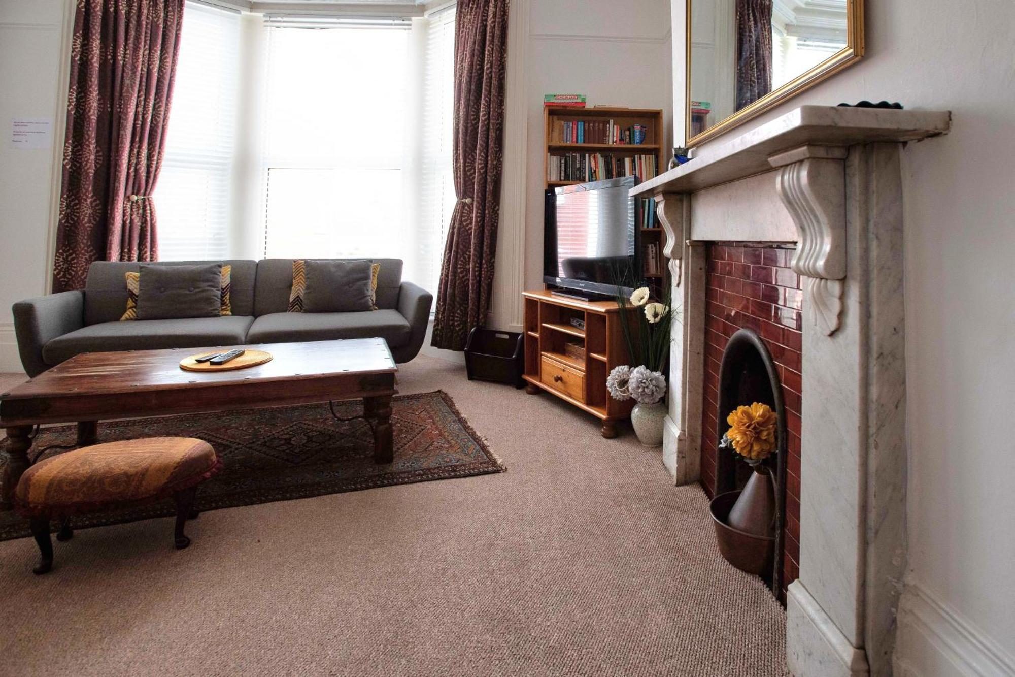 Lennox Apartment *