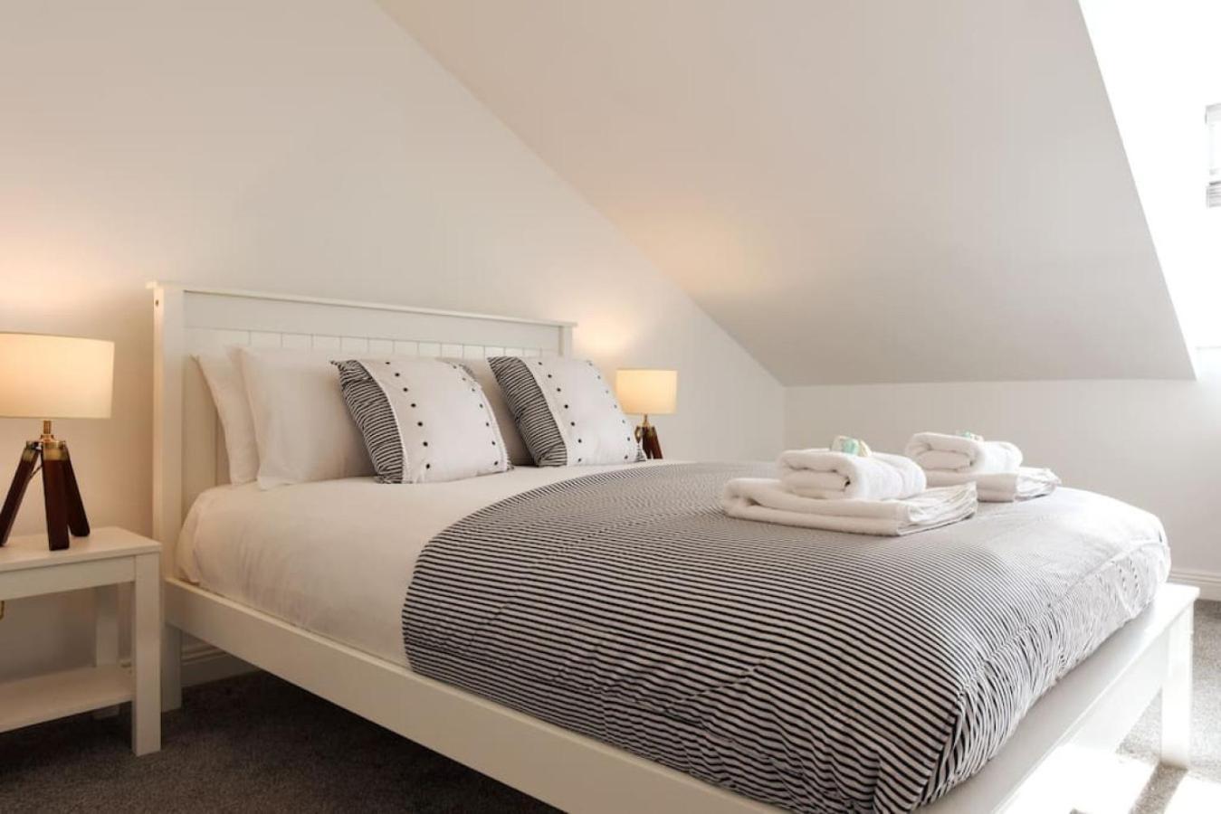Air Maison - Seafront Flat Private - Roof Terrace With Parking Holiday home