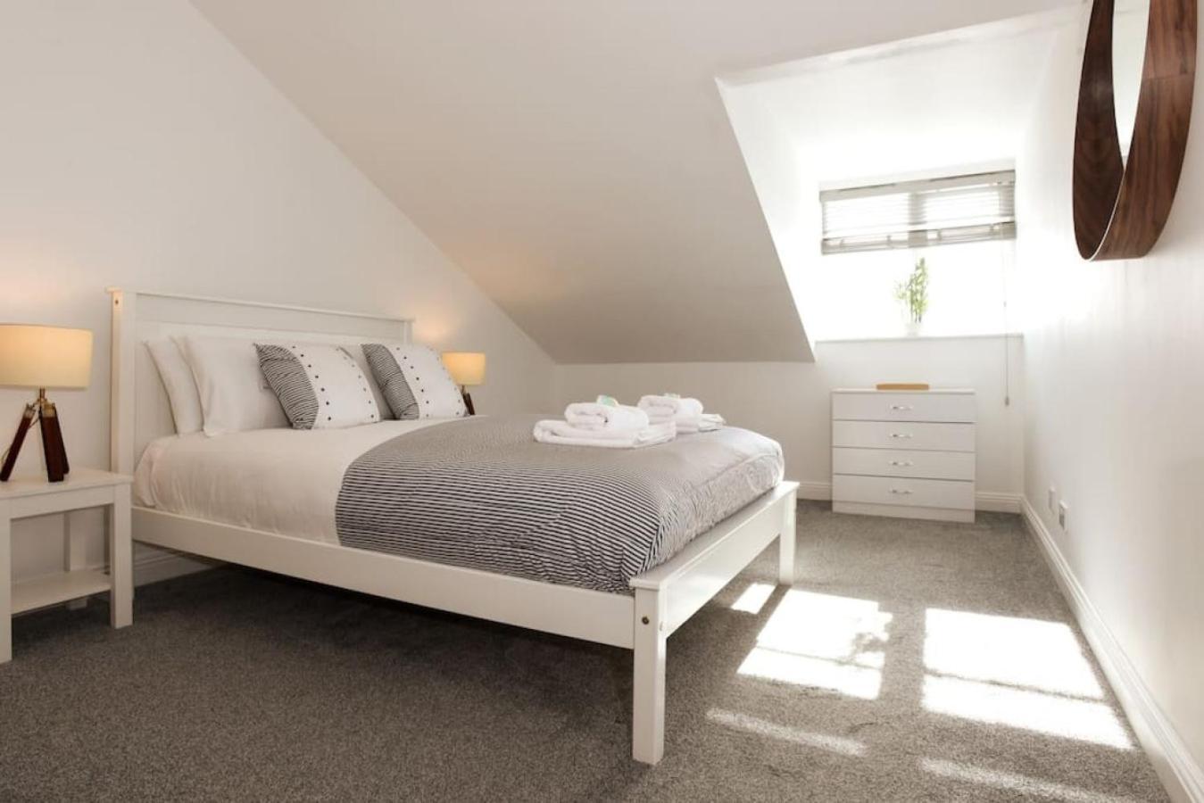 Air Maison - Seafront Flat Private - Roof Terrace With Parking Holiday home Portsmouth