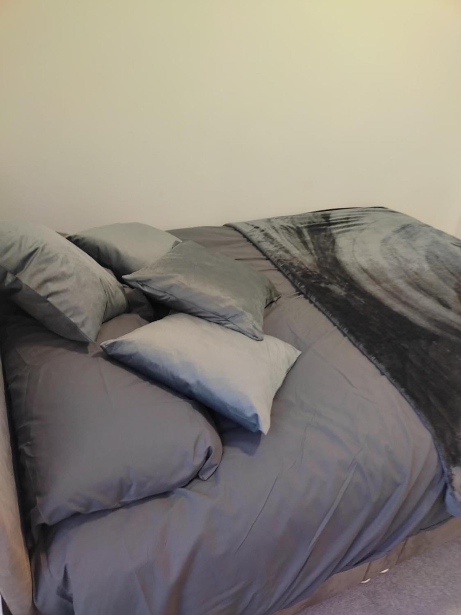 Modern 2 Bed House Sleeps 6 Portsmouth