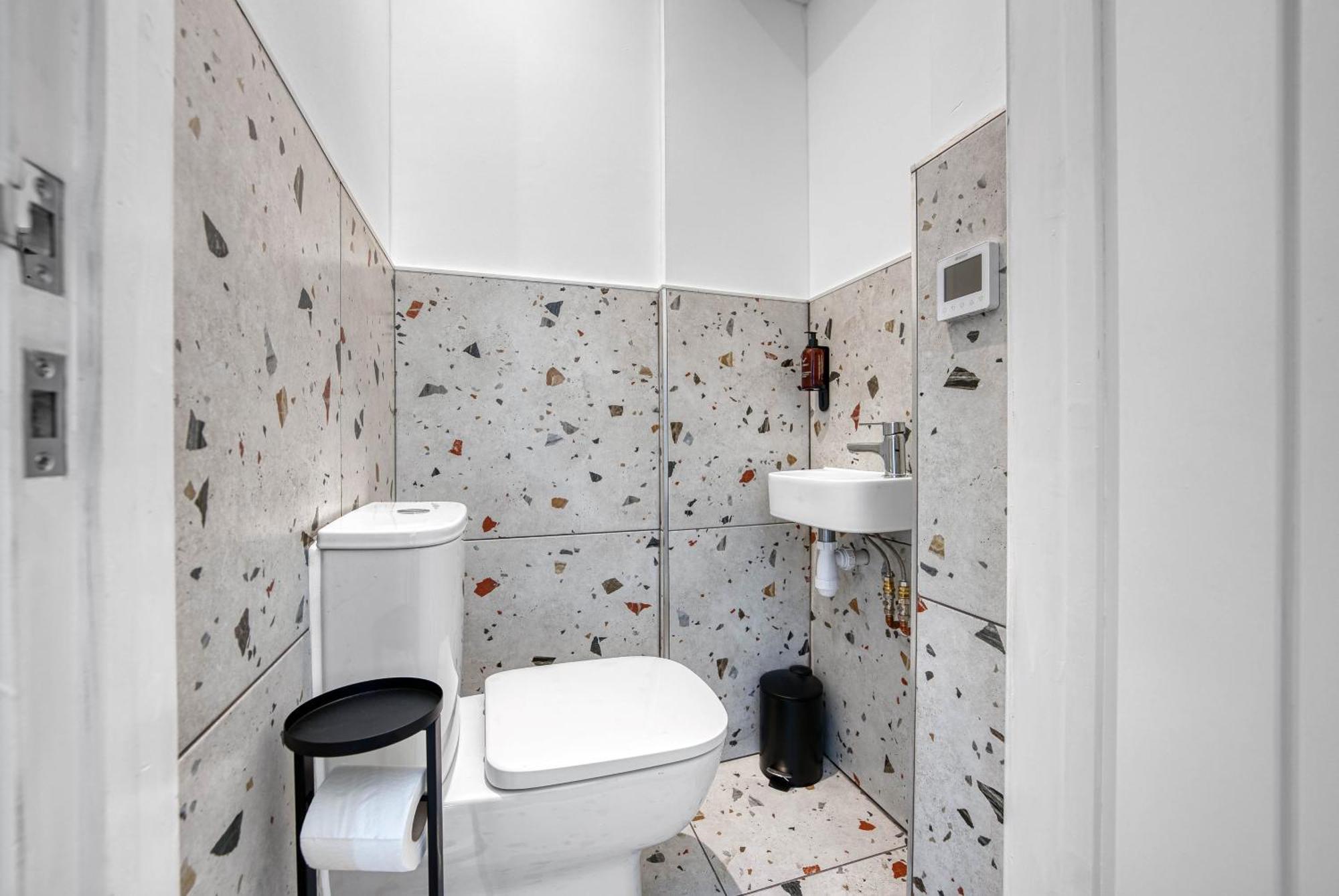 Stunning Design 3-bedroom Townhouse Retreat In Southsea, Sleeps 8, Chic And Spacious With Free Parking Permit, Work Contractors & Summer Special Offer Available! - By Blue Puffin Casa de férias Portsmouth