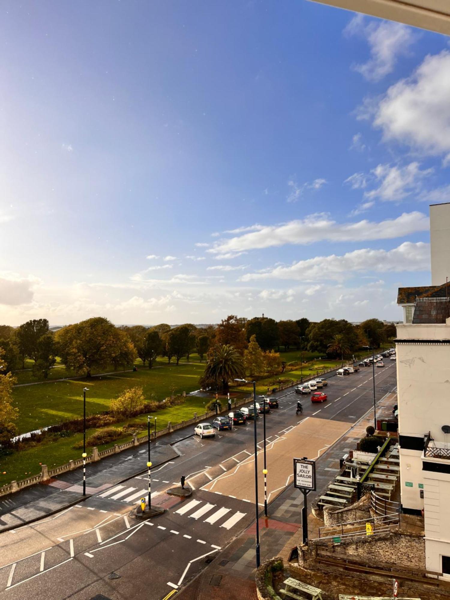 Southsea, - Two Bedroom - Newly Refurbished Throughout - Treetop Sea Views Apartamento Portsmouth
