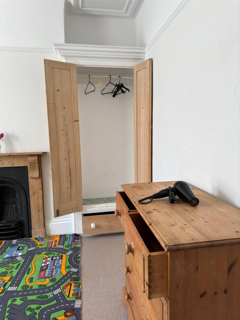 Hospedagem domiciliar Double Facing Street 1st Floor *