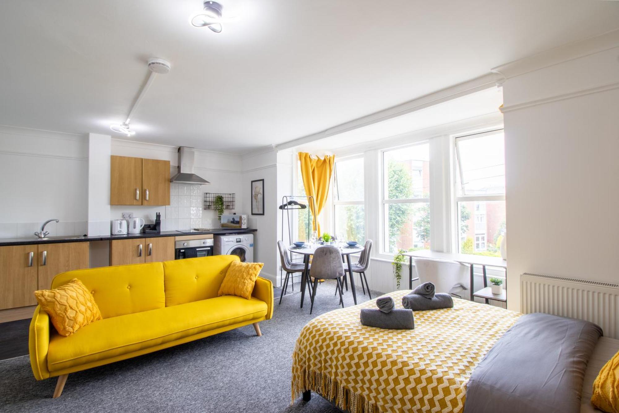 Open Mind - With 2 Beds *