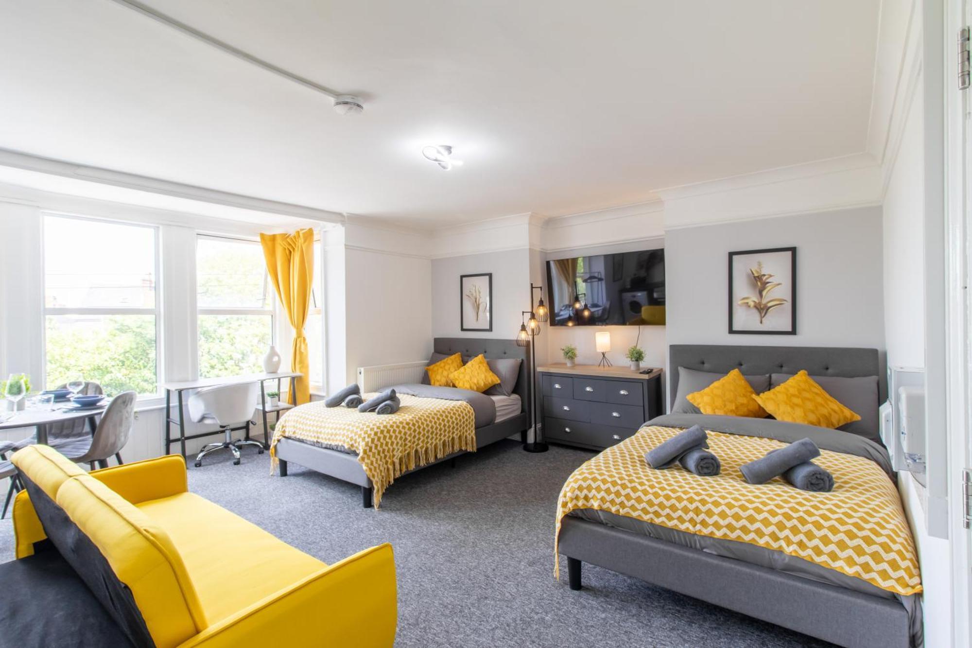 Open Mind - With 2 Beds