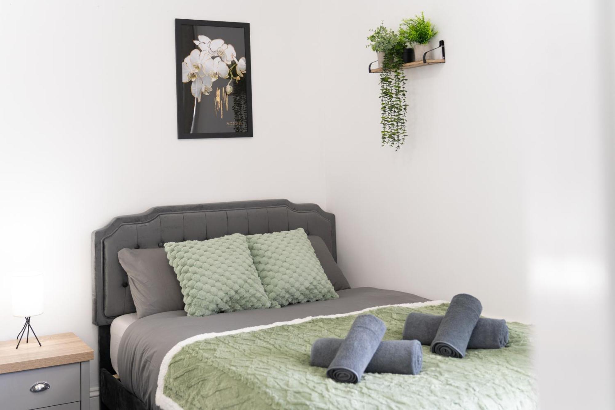 Open Mind - 6 Beds & Free Parking Holiday home Portsmouth
