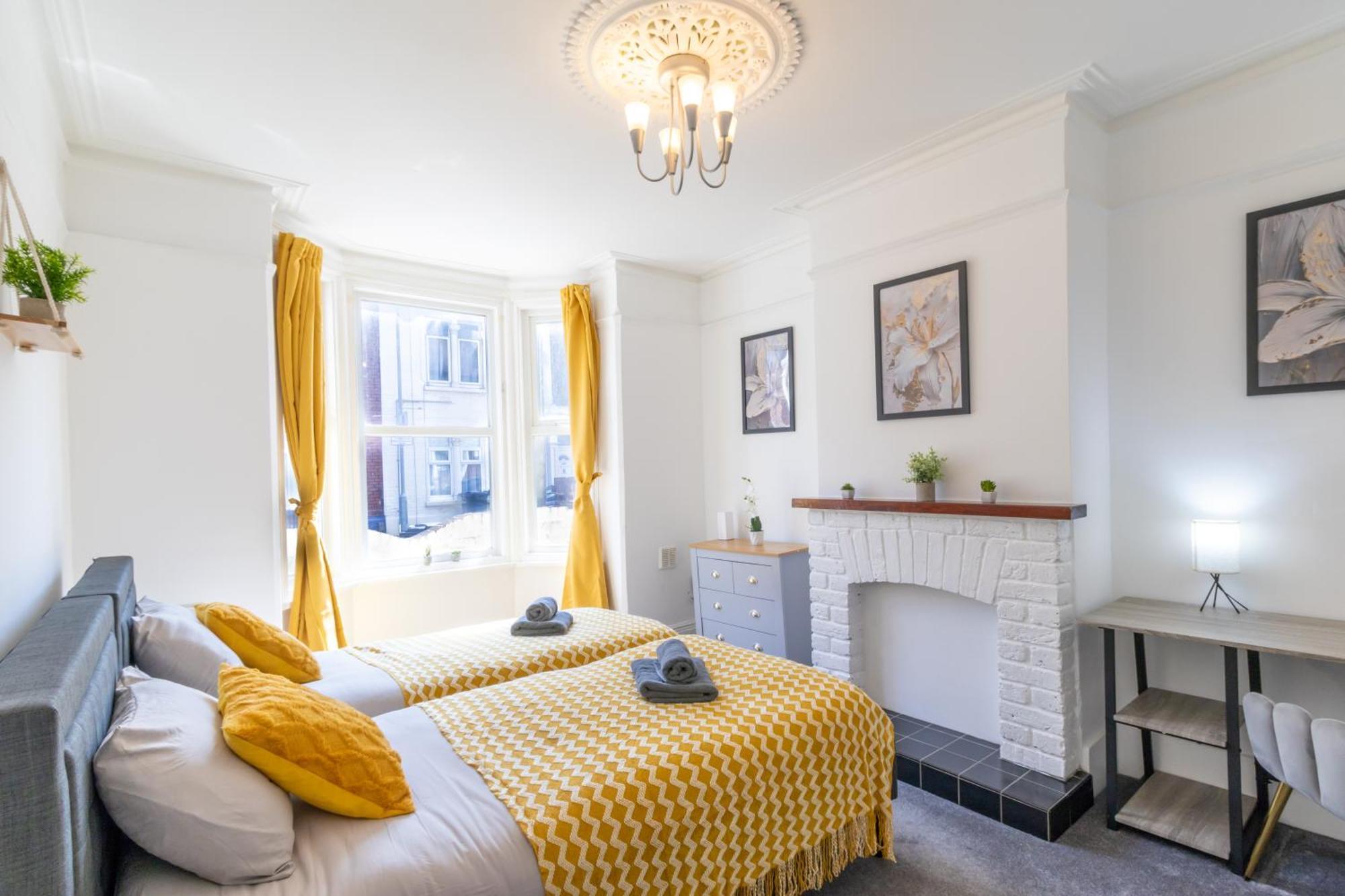 Open Mind - Cosy - 6 Beds & Parking
