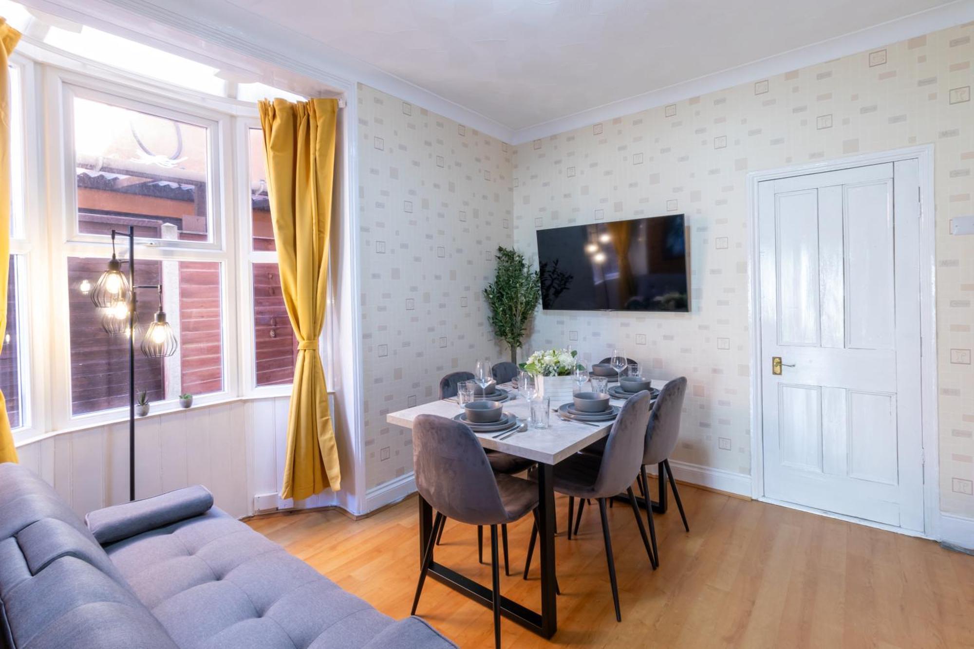 Open Mind - Cosy - 6 Beds & Parking *