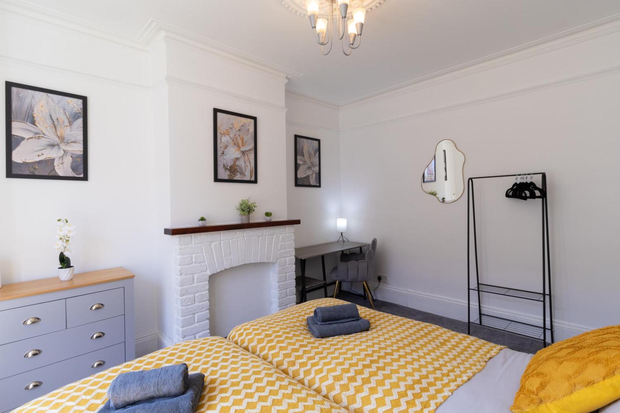 Open Mind - Cosy - 6 Beds & Parking Holiday home *
