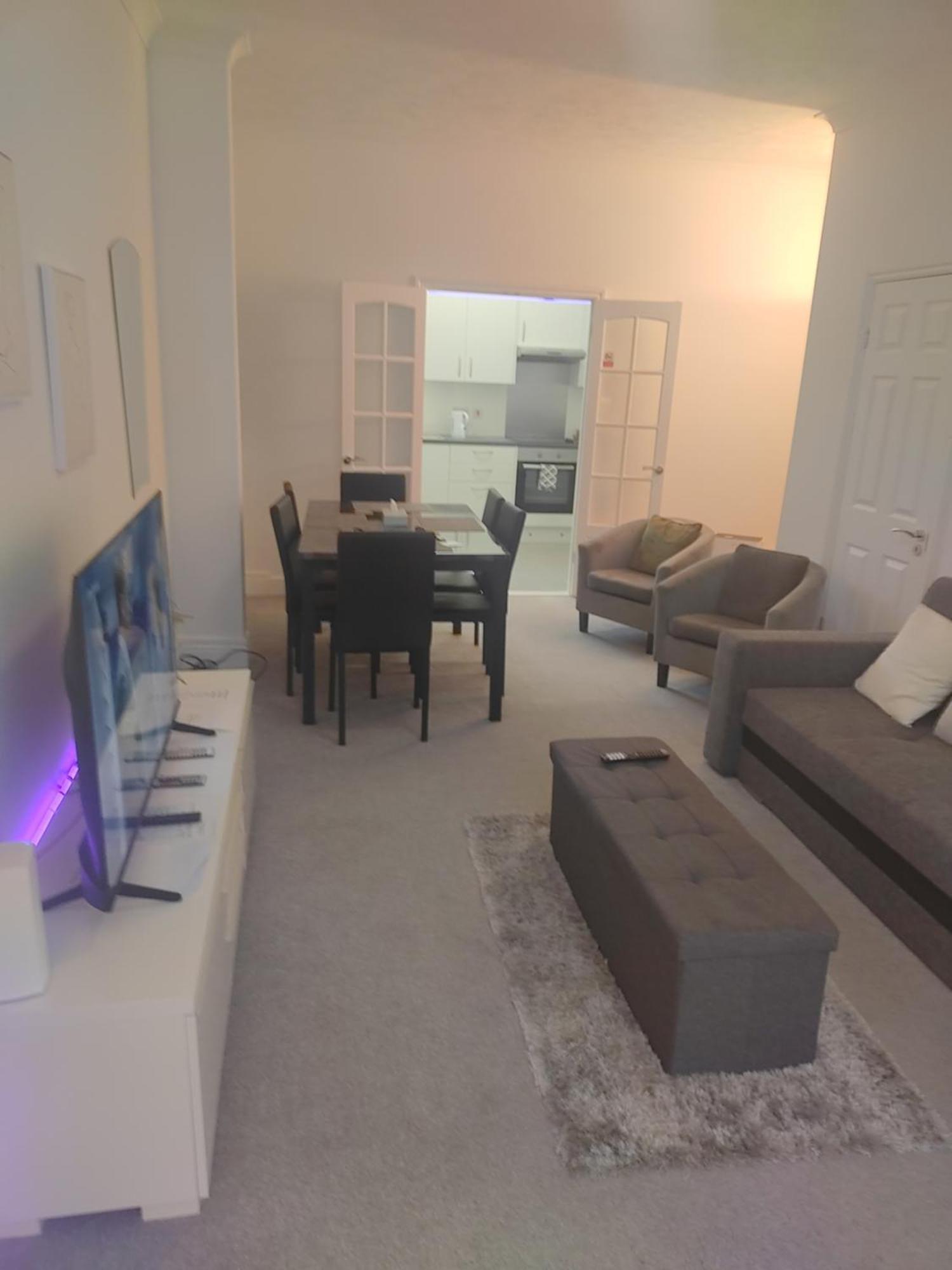 Modern 2 Bed House Sleeps 6 Apartamento Portsmouth