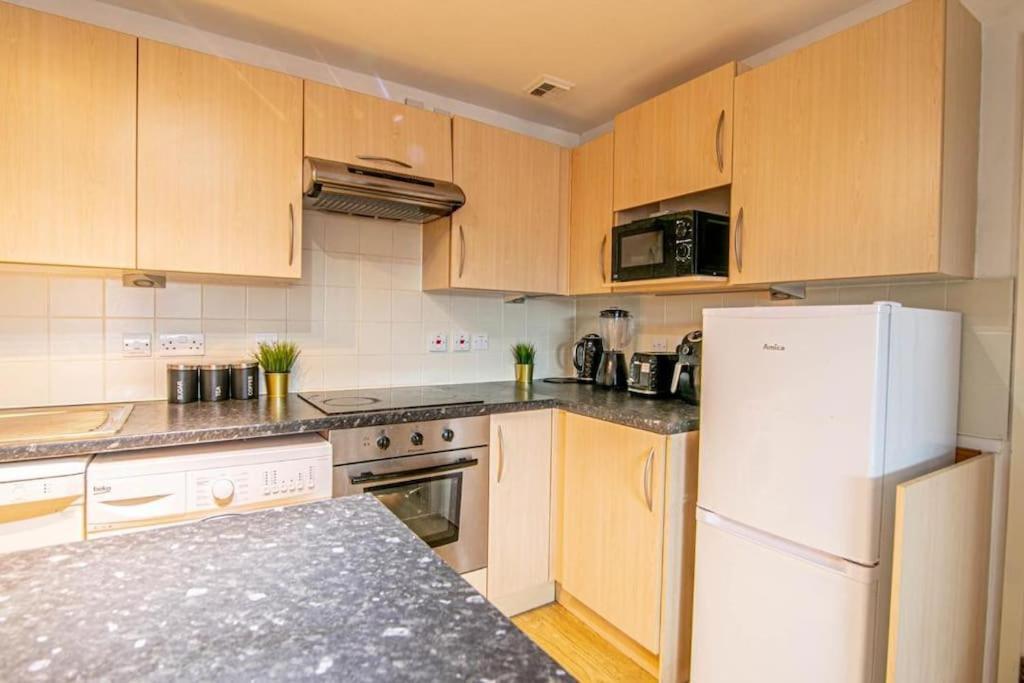 Stunning Flat At Gunwarf Quays *