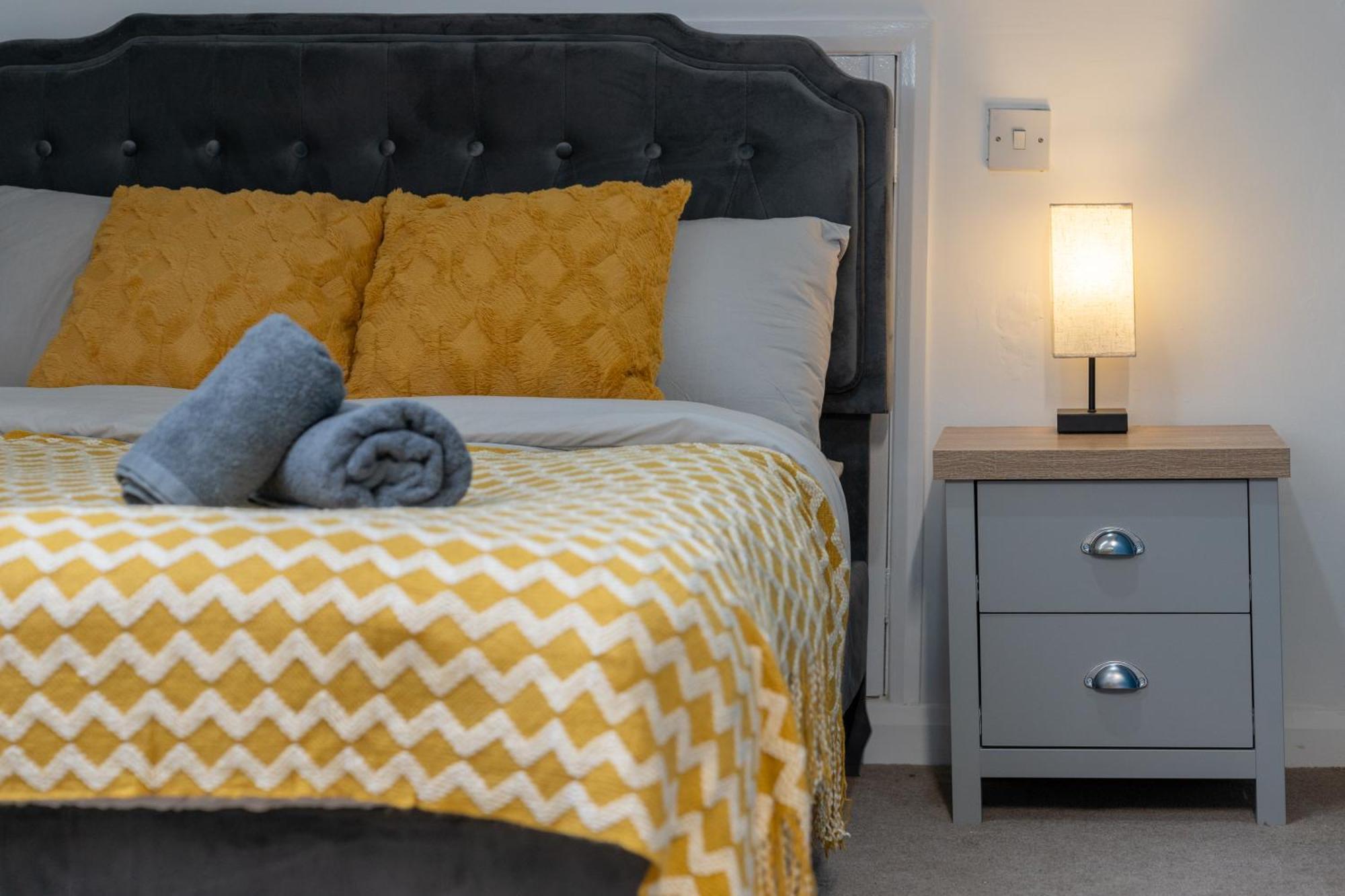 Open Mind - 4 Beds & Free Parking Apartment *
