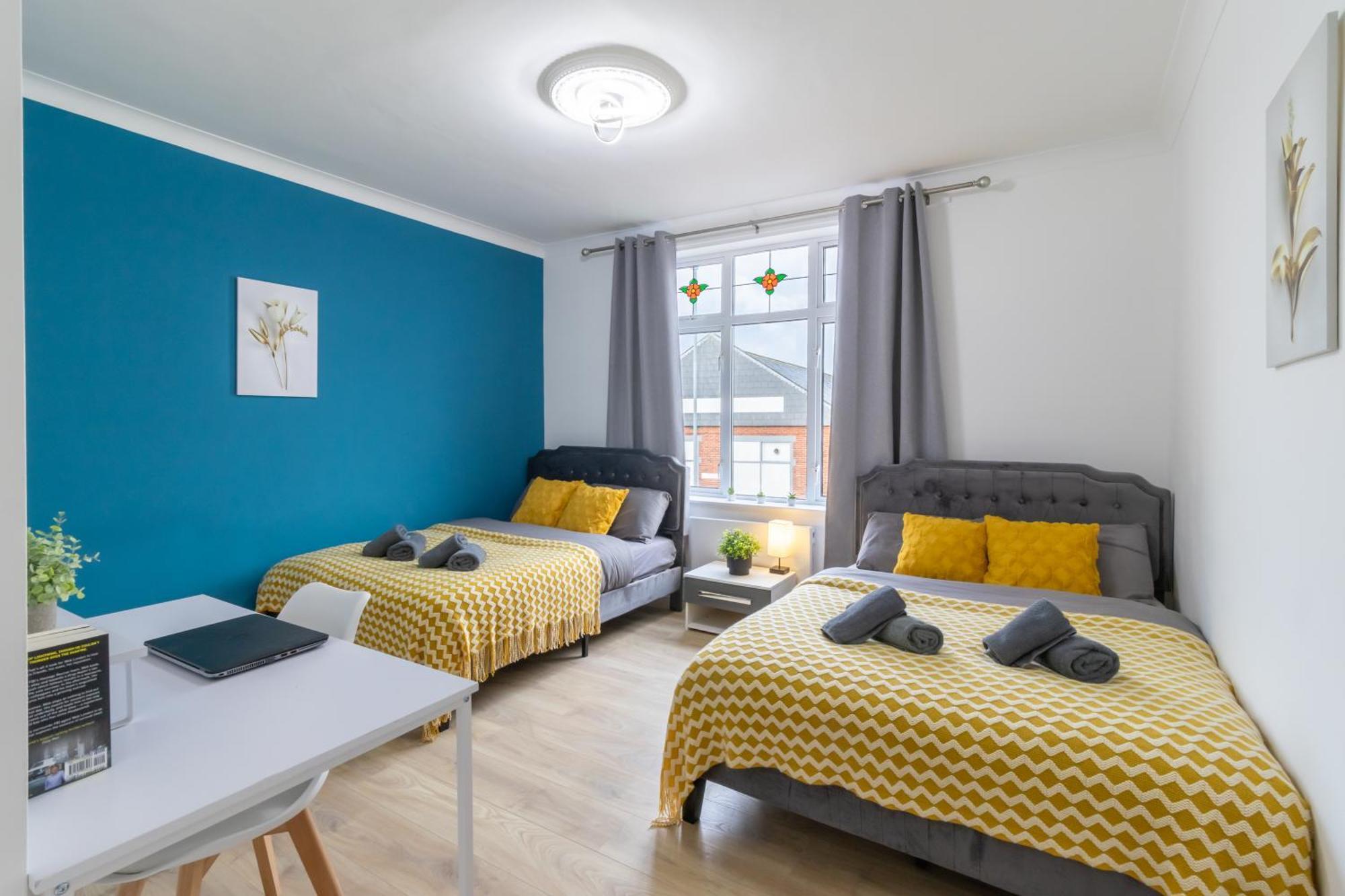 Open Mind - 4 Beds & Free Parking Apartment Portsmouth