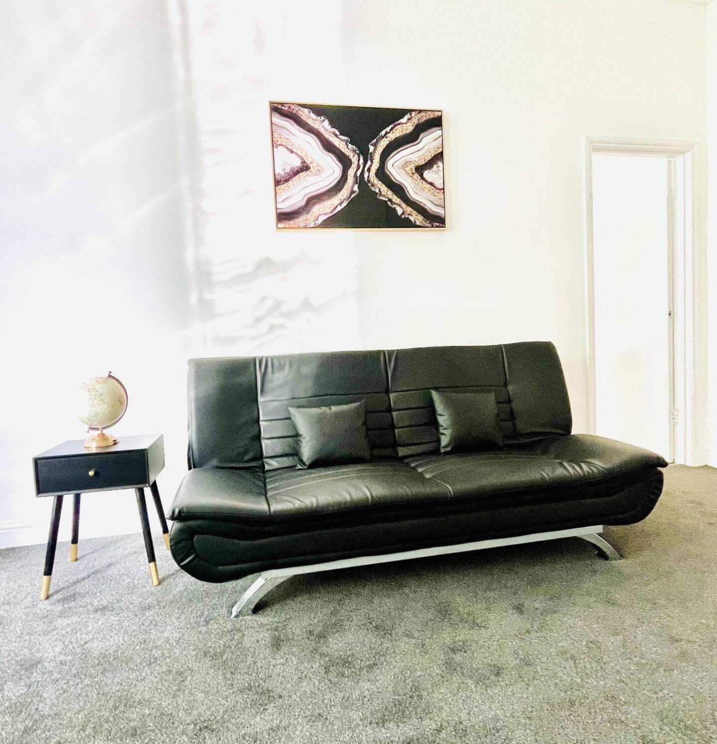 Hamilton House Apartment