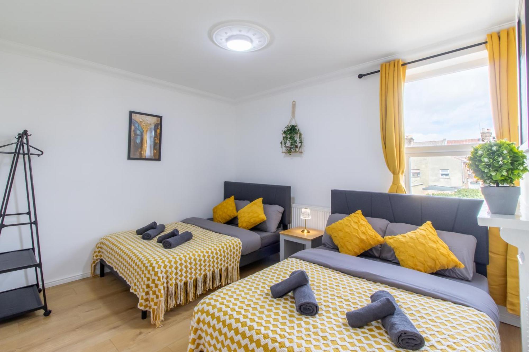 Open Mind Leisure - Luxury 5 Beds & Free Parking