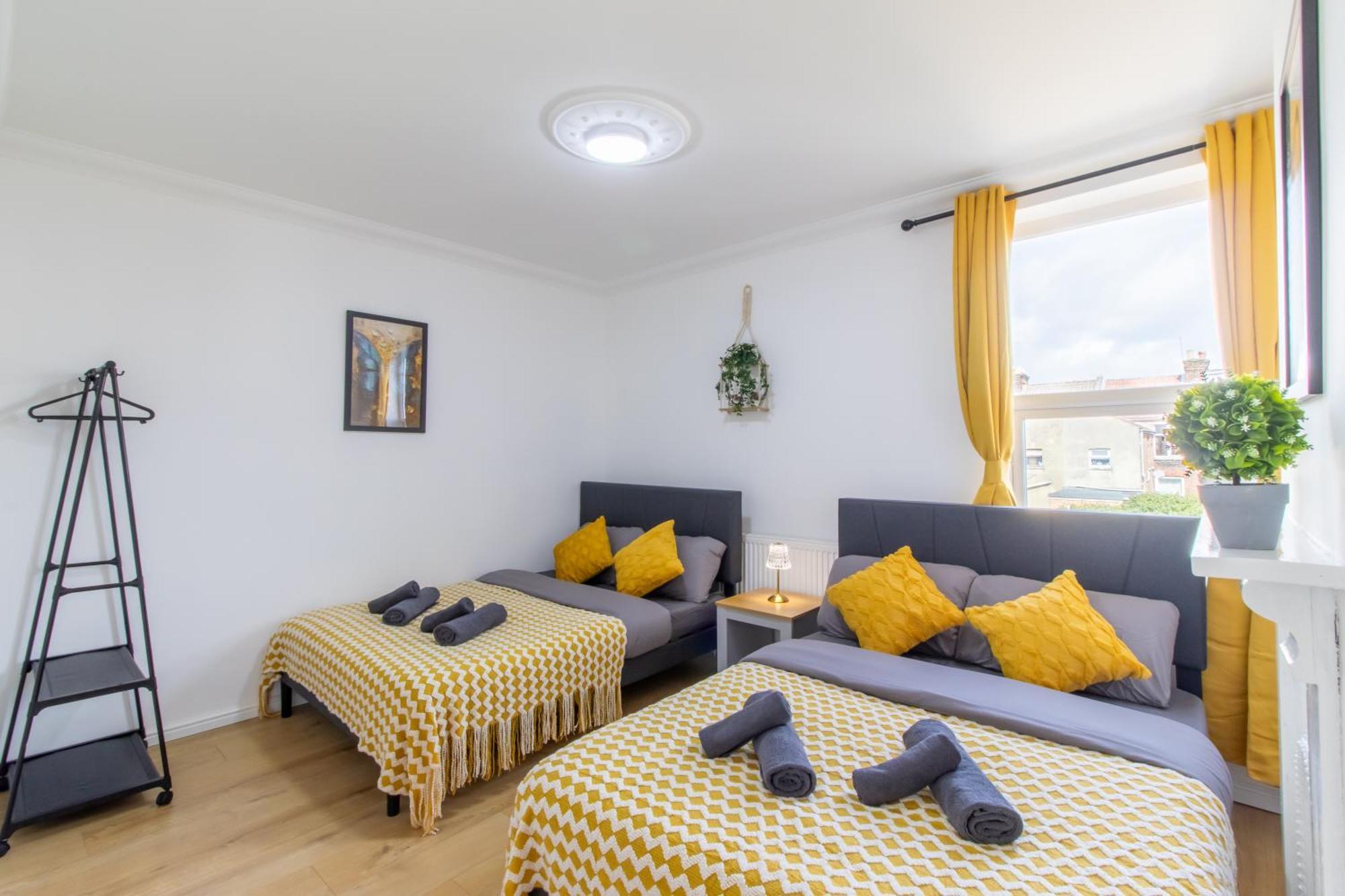 Open Mind Leisure - Luxury 5 Beds & Free Parking Holiday home