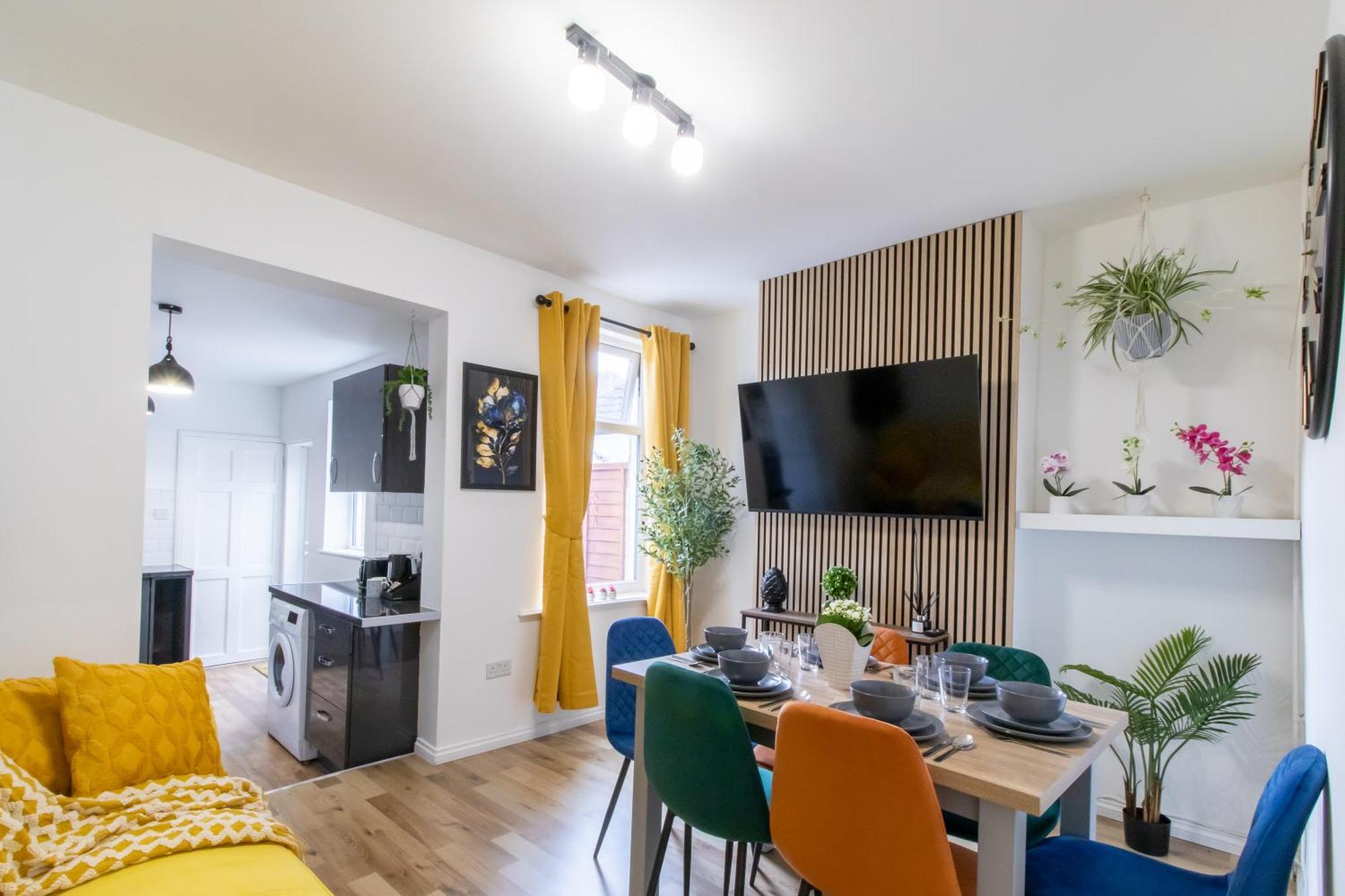 Open Mind Leisure - Luxury 5 Beds & Free Parking Holiday home *