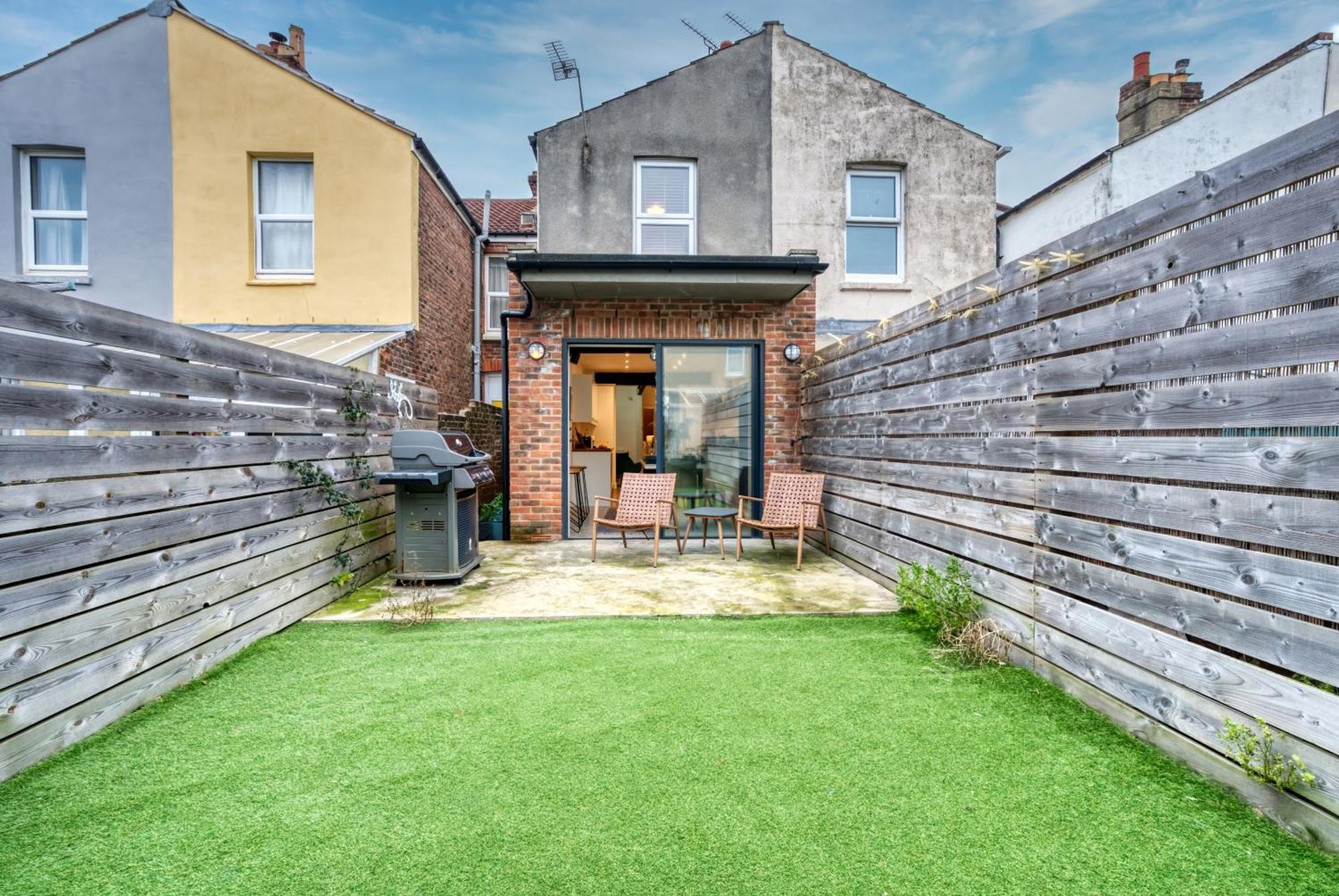 4 Bed Gorgeous Open Plan Chic Townhouse, Central Portsmouth! Great For Groups-With Parking & Xbox - By Blue Puffin Stays * Portsmouth