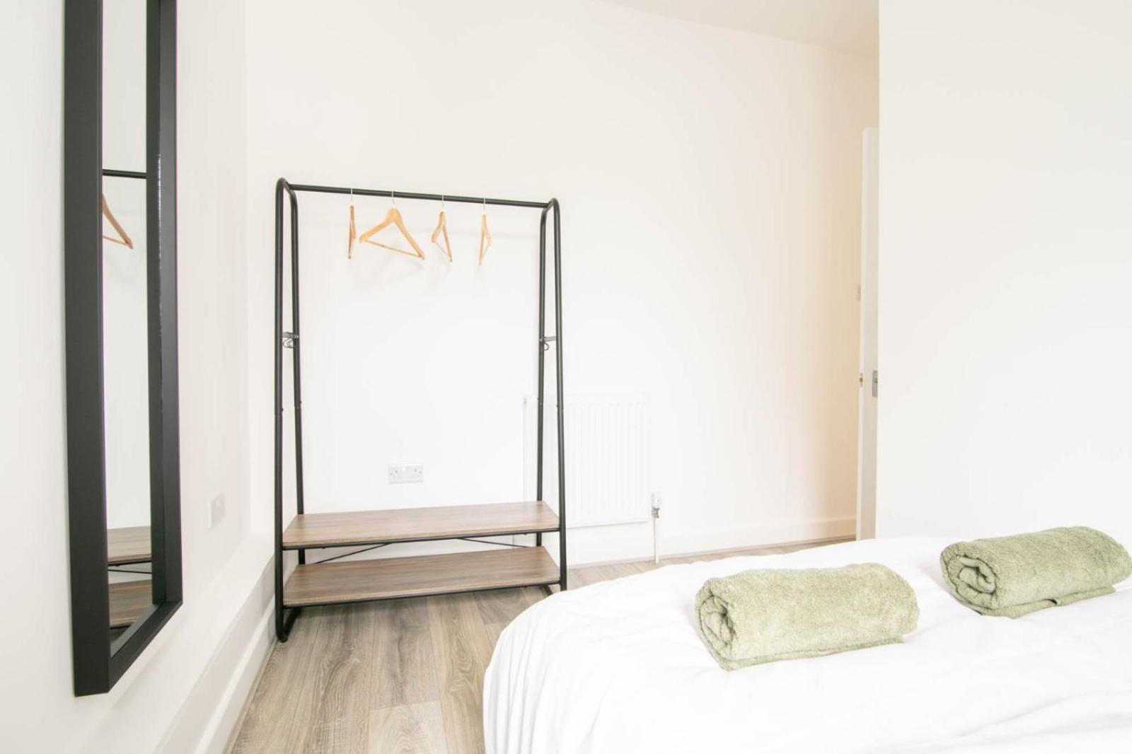 Apartment Contemporary 3 Bed In Southsea *