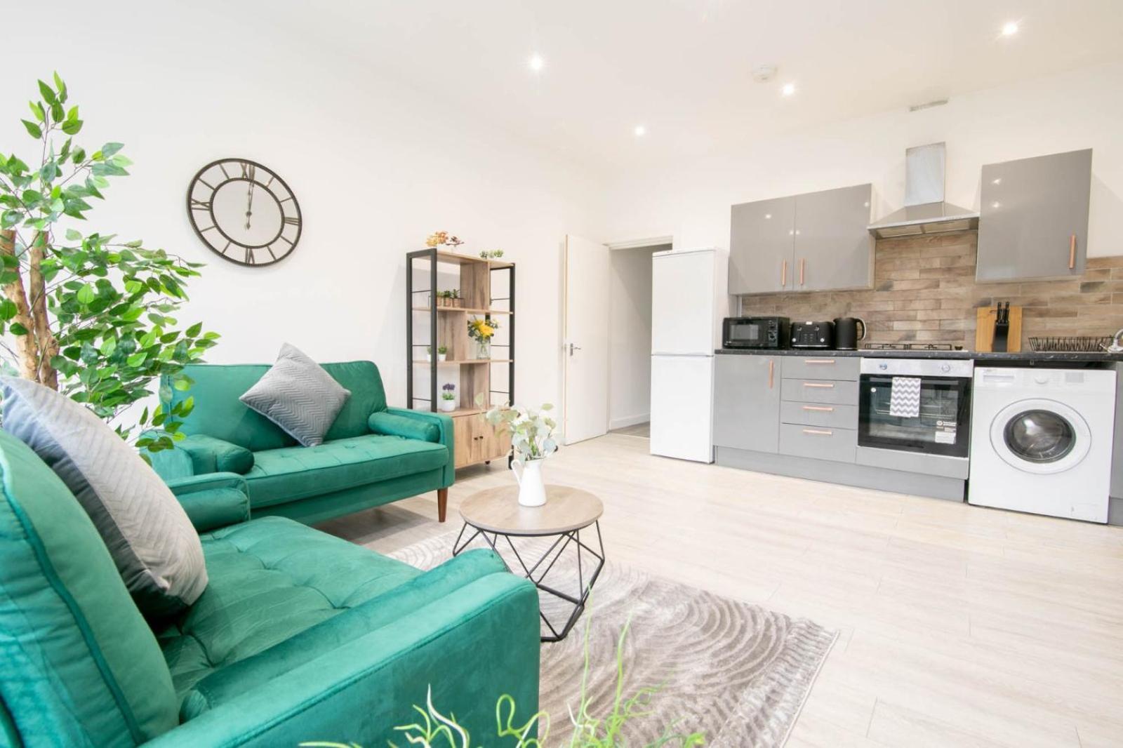 Contemporary 3 Bed In Southsea *