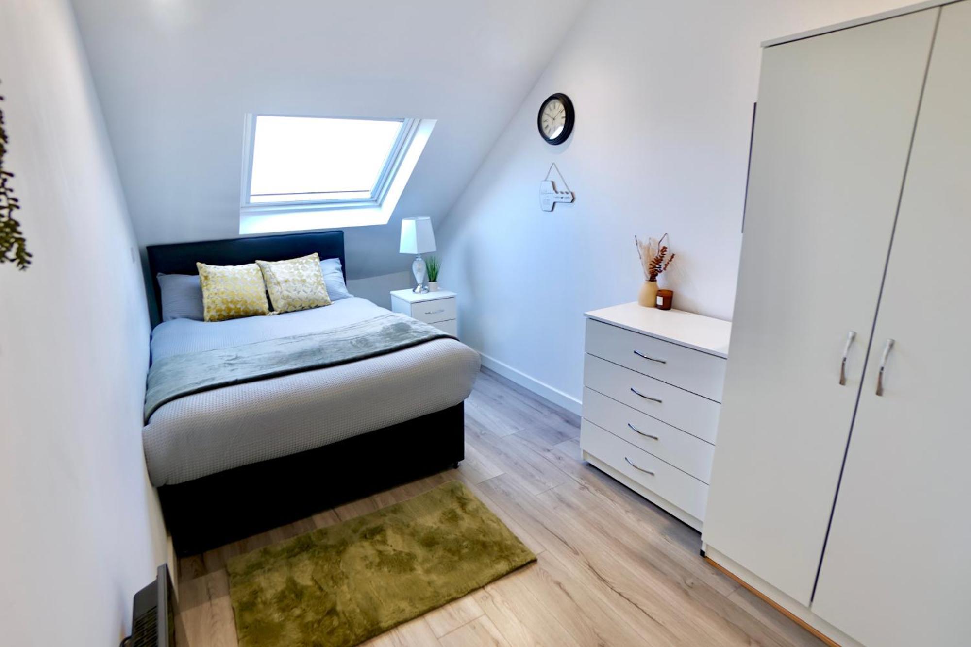 Ground Floor 2 Bedroom Southsea - Free Parking