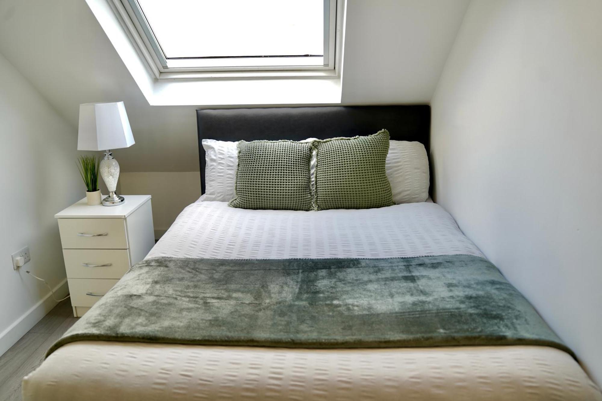 Apartment Ground Floor 2 Bedroom Southsea - Free Parking *