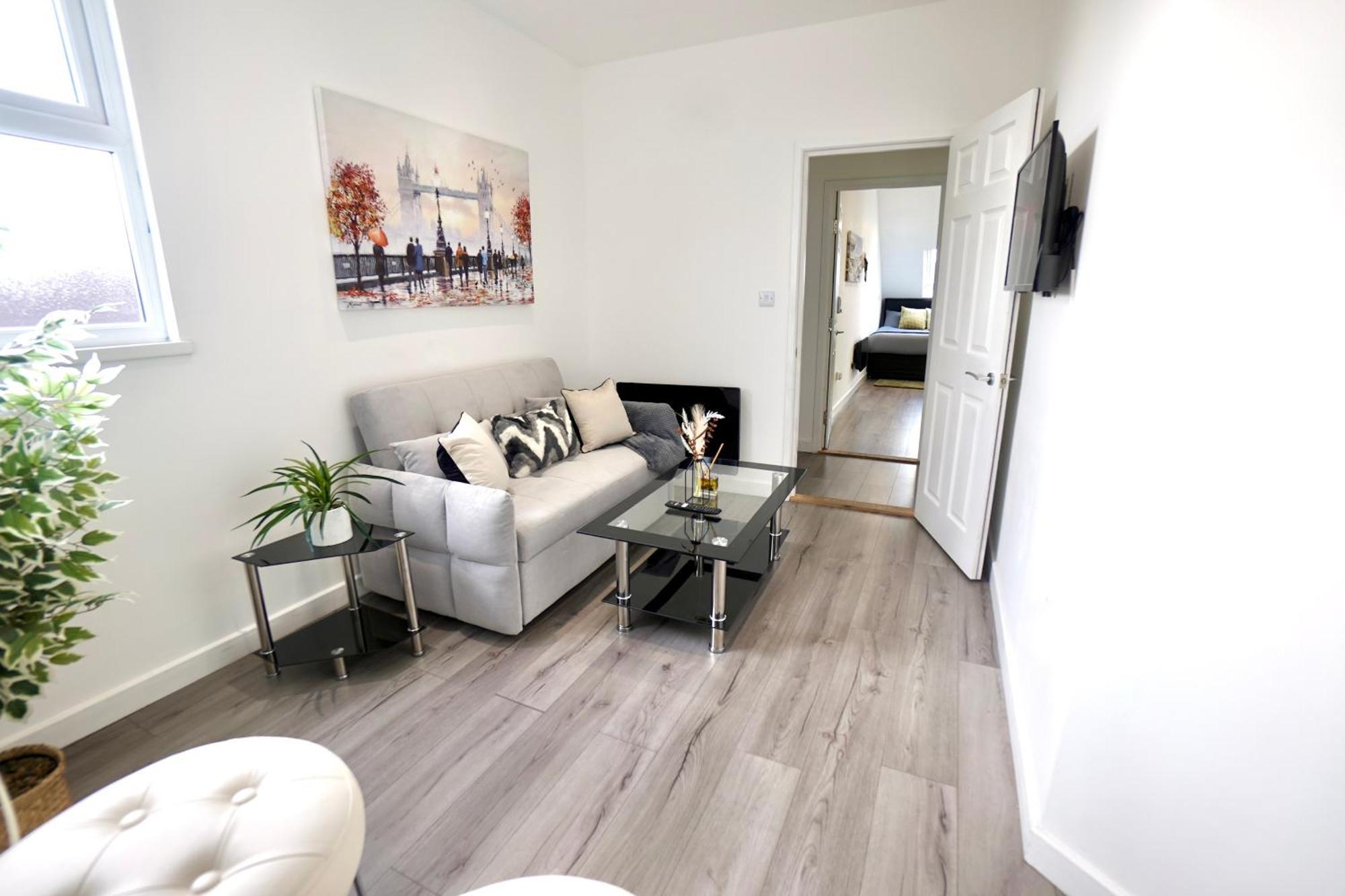 Ground Floor 2 Bedroom Southsea - Free Parking