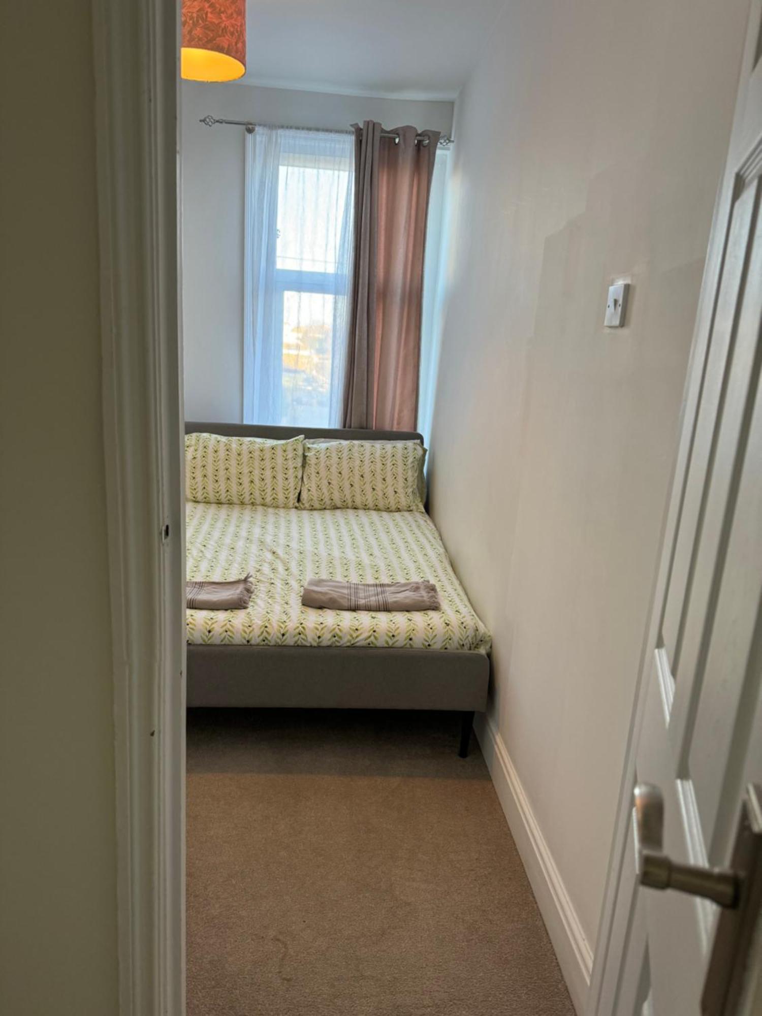Apartment 3 Bedroom Southsea - Ideal For Working In *