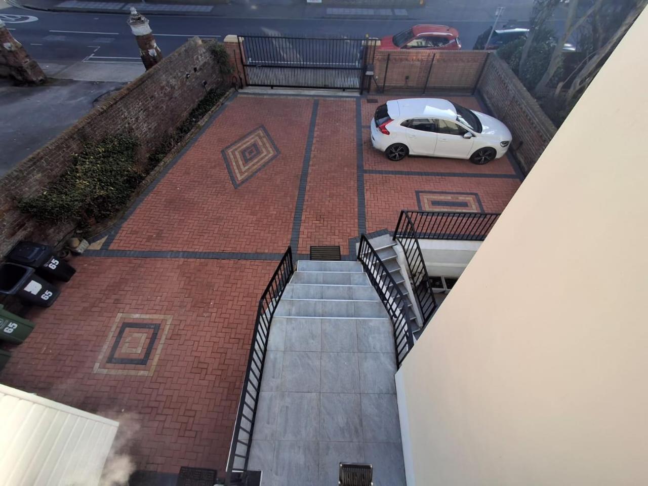 Hotel By The Sea, - En With Sea View Possible, Parking Ev 22kw