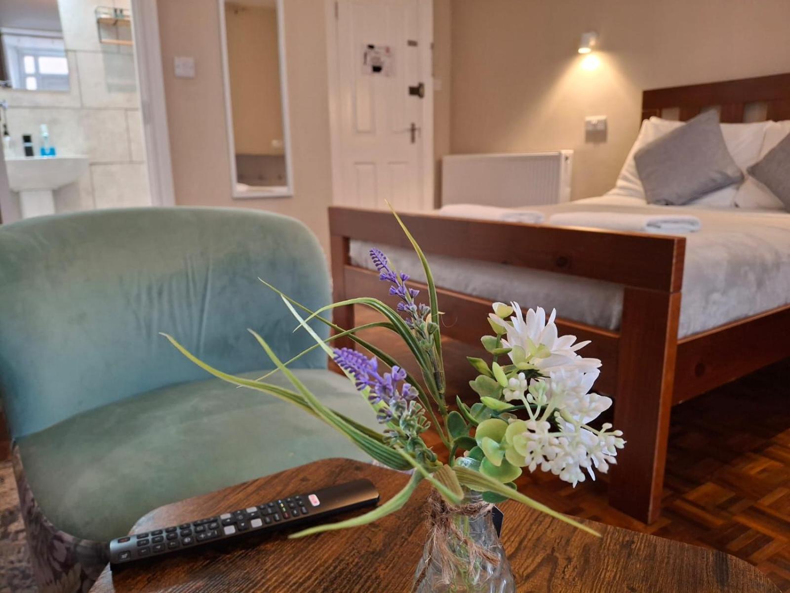 Aparthotel By The Sea, Portsmouth, Parking Ev 22kw Available