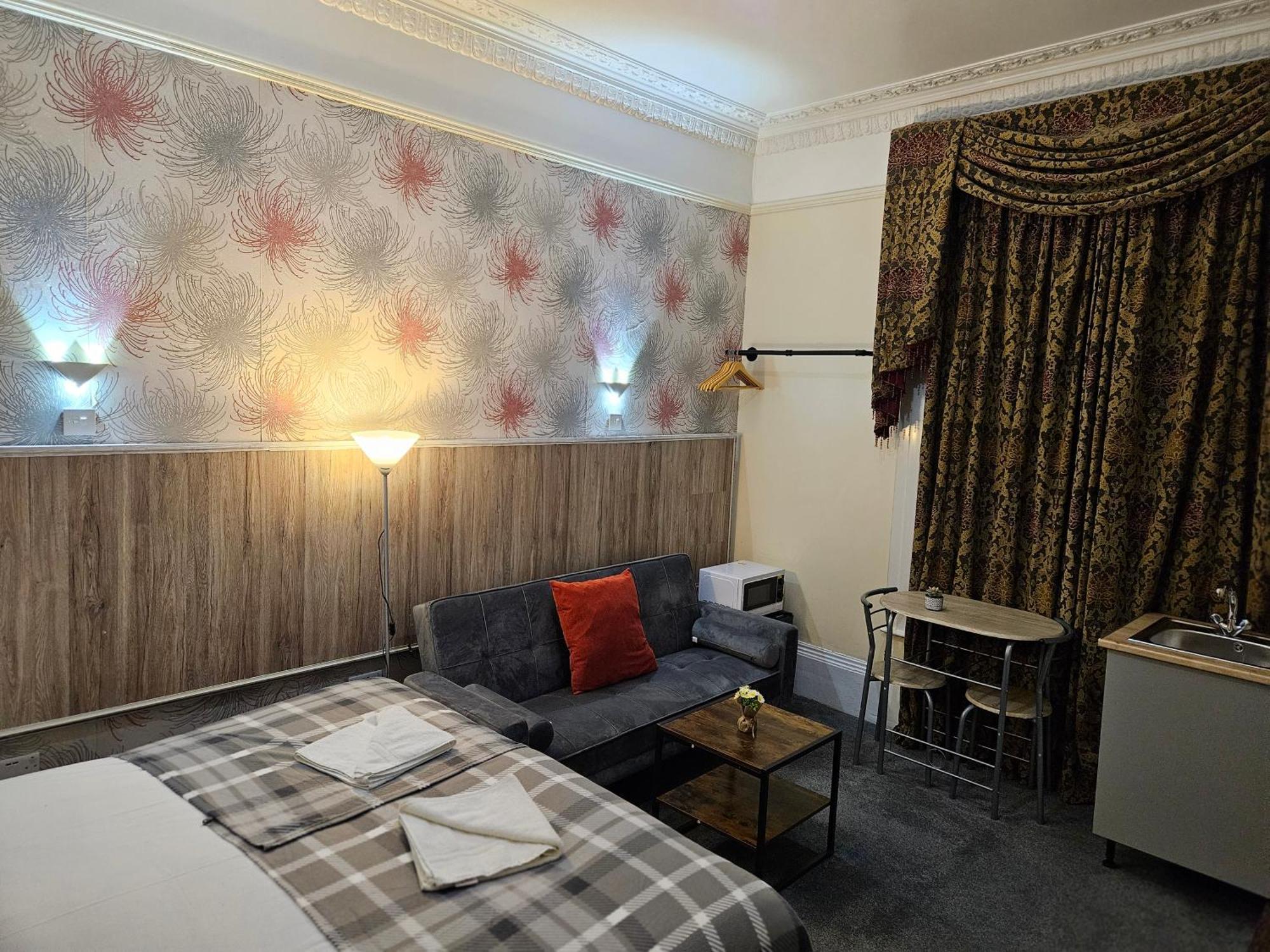 The Light House 24 - Free Private Parking *