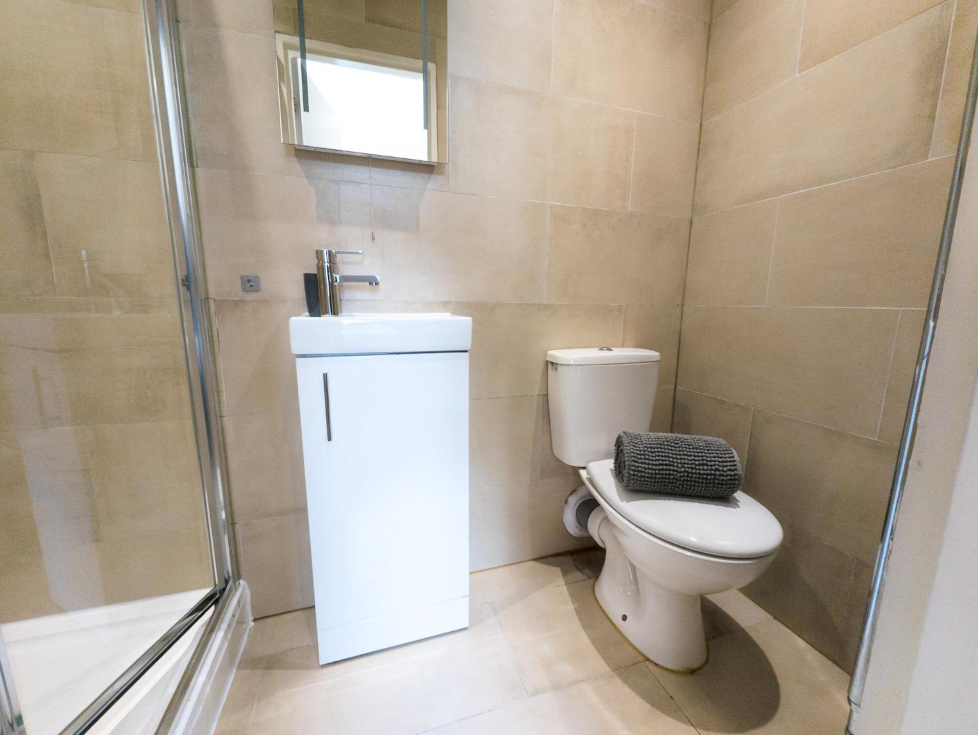 Hostel Contractor - Fast Wifi, Free Parking Portsmouth