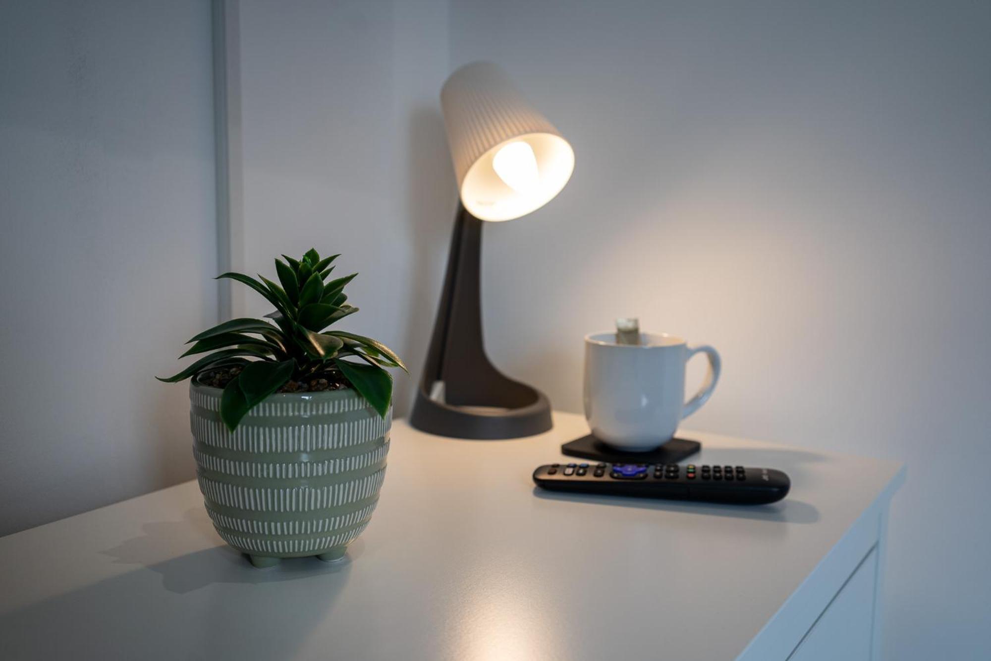 Contractor - Fast Wifi, Free Parking Hostel *