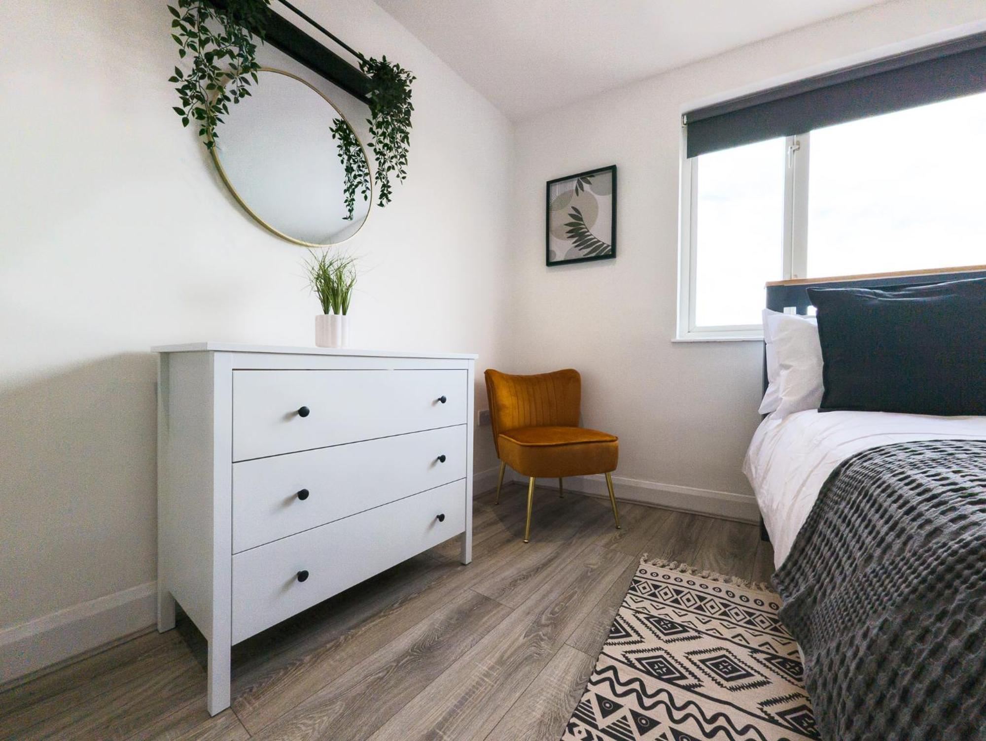 Hostel Contractor - Fast Wifi, Free Parking Portsmouth
