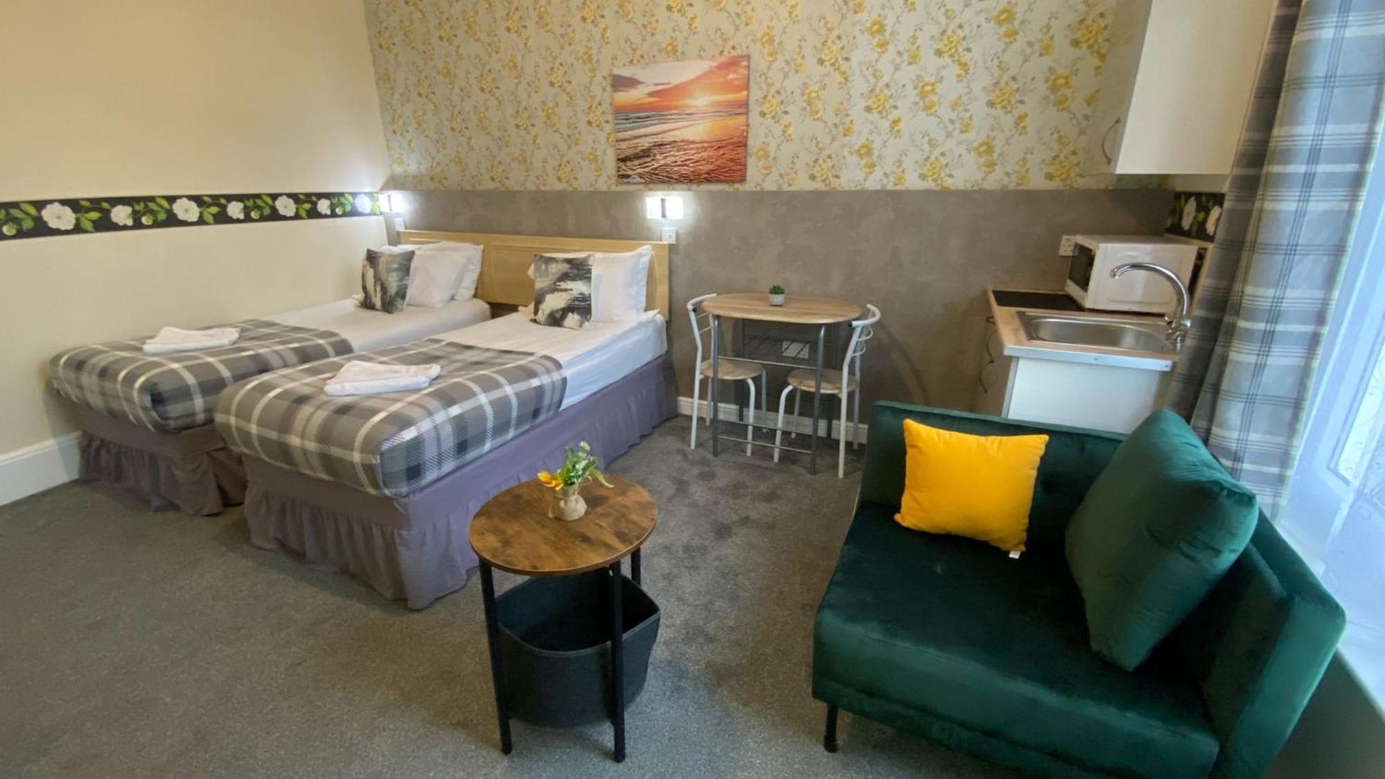 The Light House 24 - Free Private Parking Aparthotel