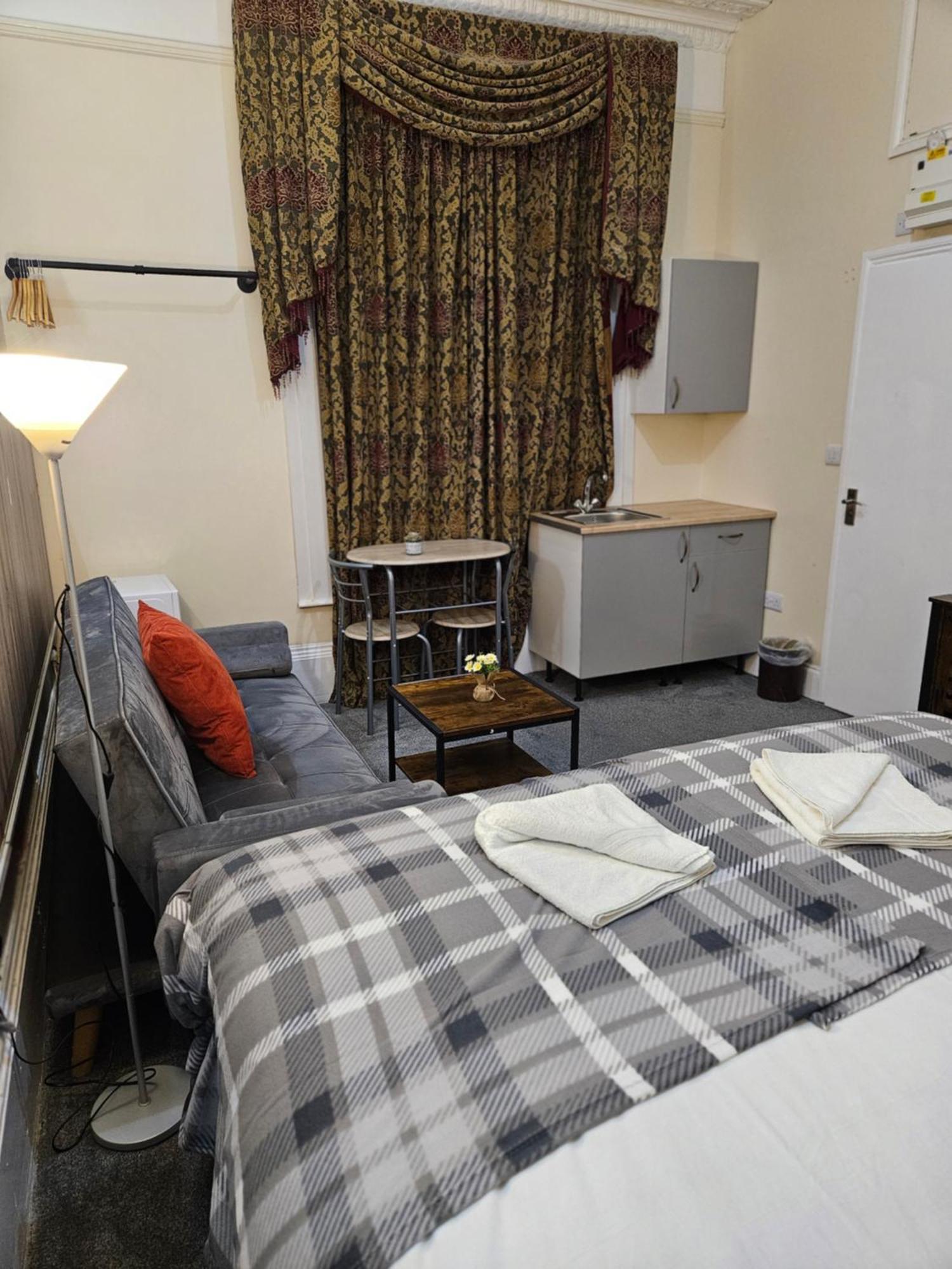 The Light House 24 - Free Private Parking Aparthotel