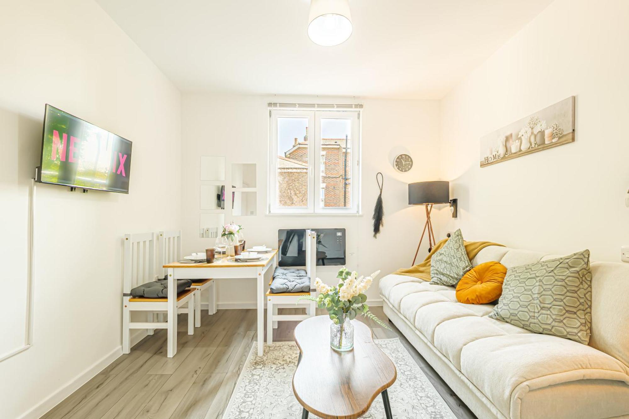 Large One Bedroom Southsea Sleeps 3 - Free Parking Apartamento *