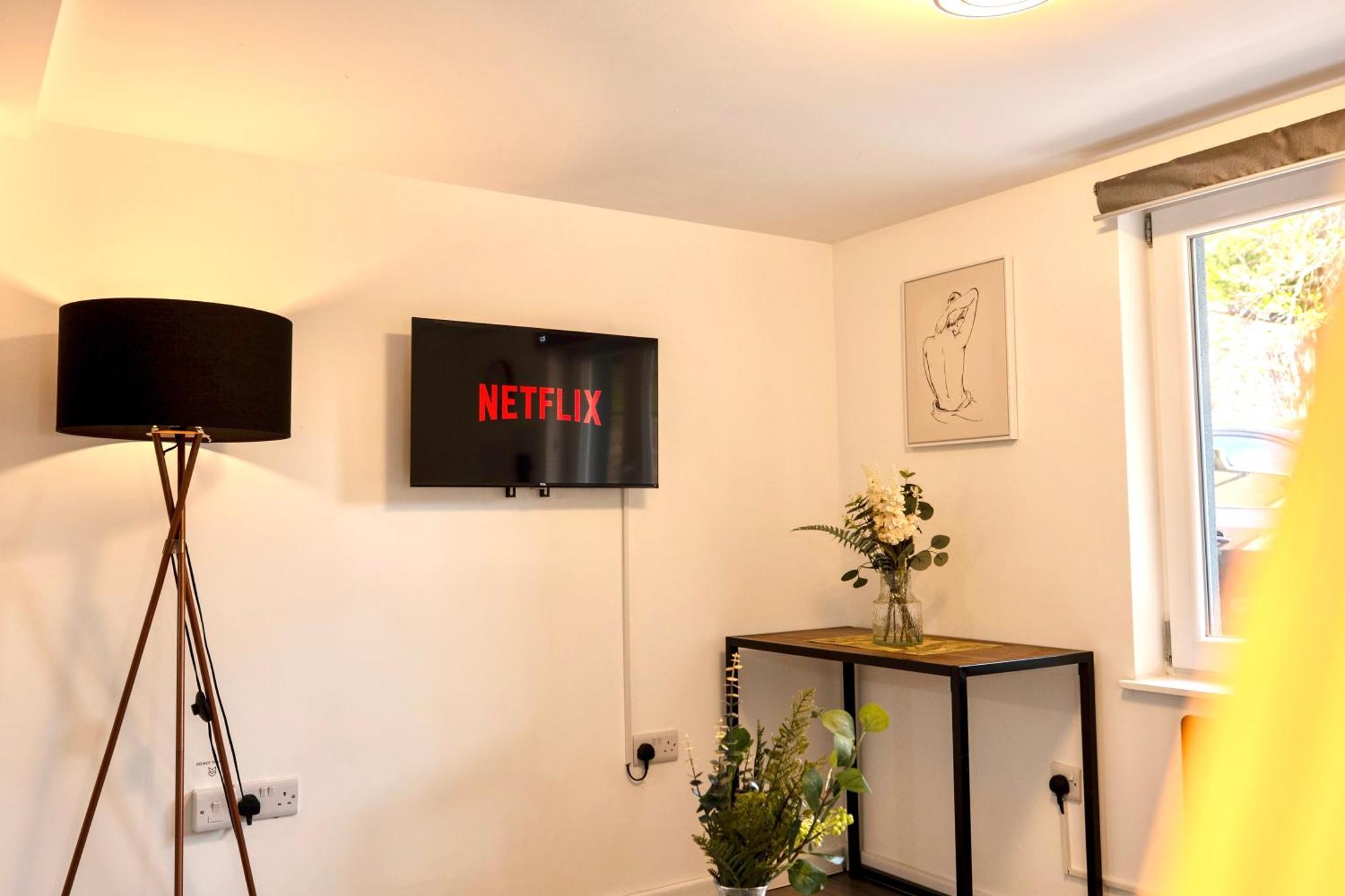 Large One Bedroom Southsea Sleeps 3 - Free Parking Apartamento *