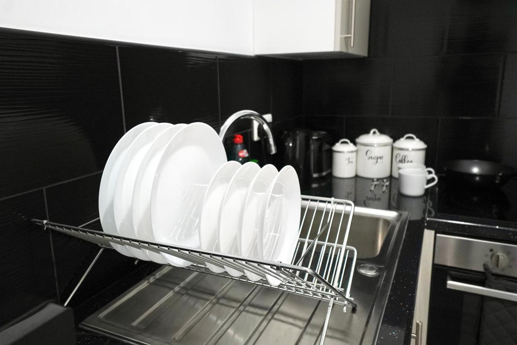 Large One Bedroom Southsea Sleeps 3 - Free Parking