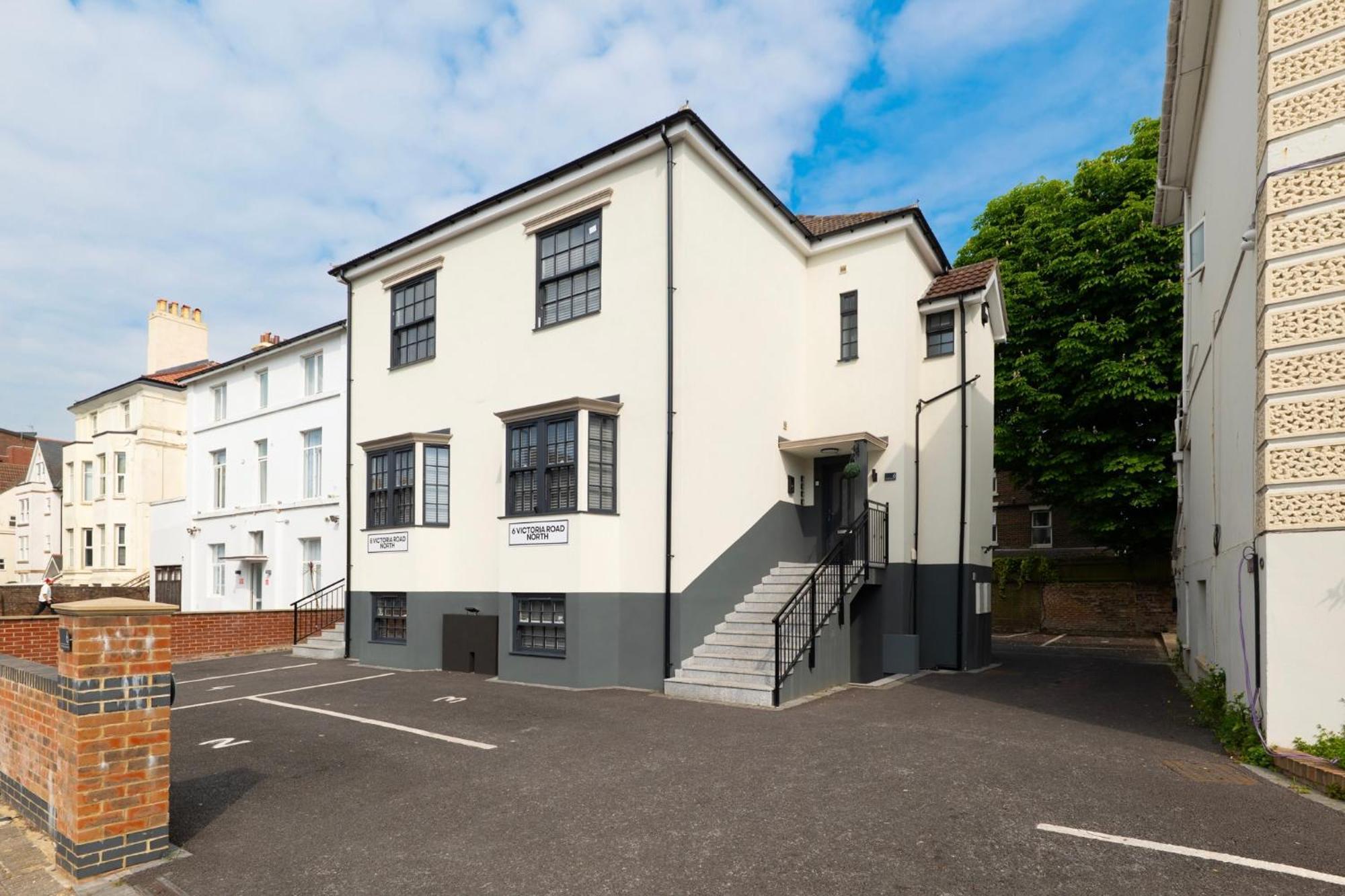 Large One Bedroom Southsea Sleeps 3 - Free Parking Apartamento