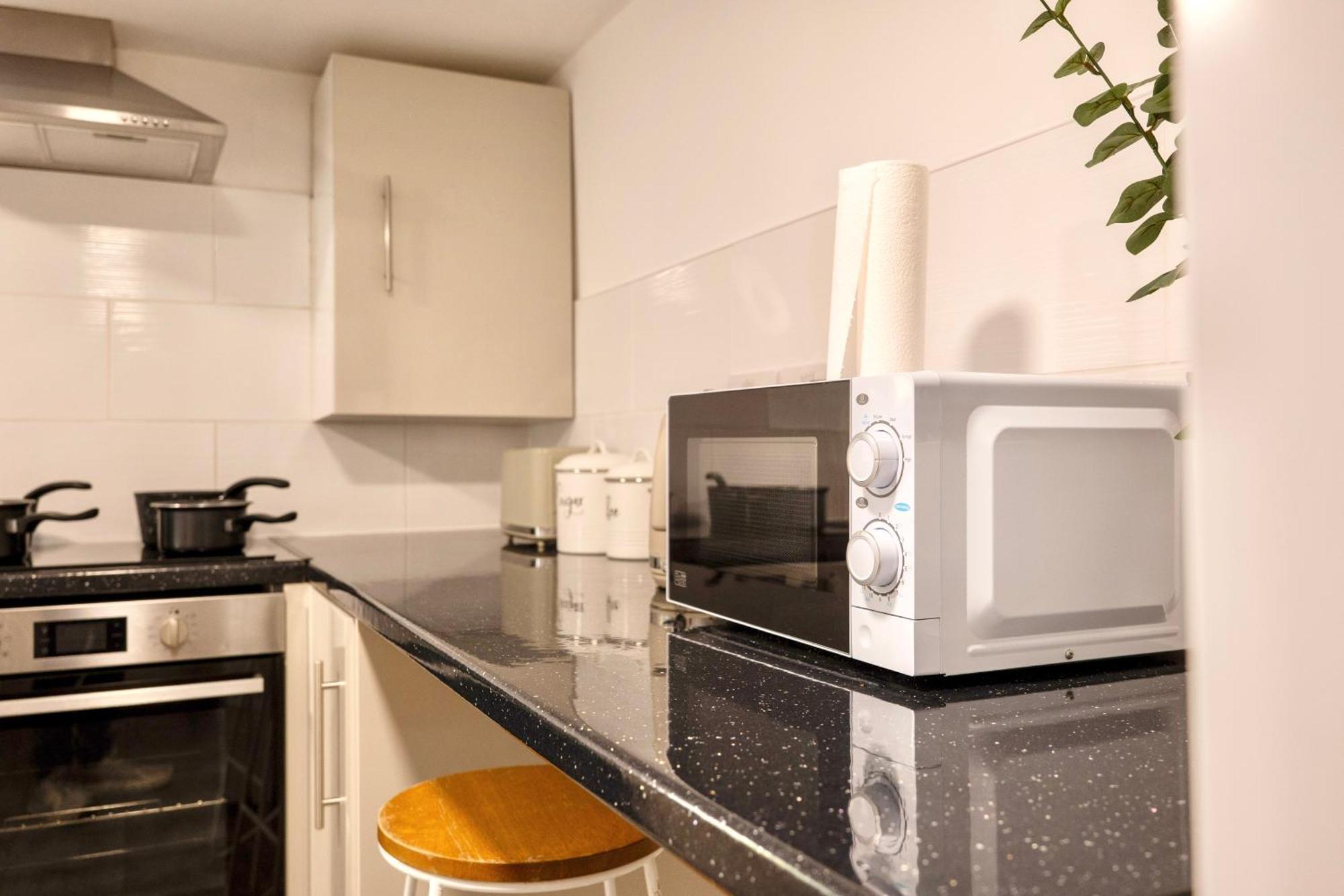 Large One Bedroom Southsea Sleeps 3 - Free Parking Apartamento *