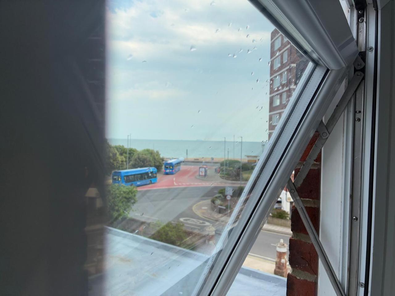 Aparthotel By The Sea, Portsmouth, Parking Ev 22kw Available